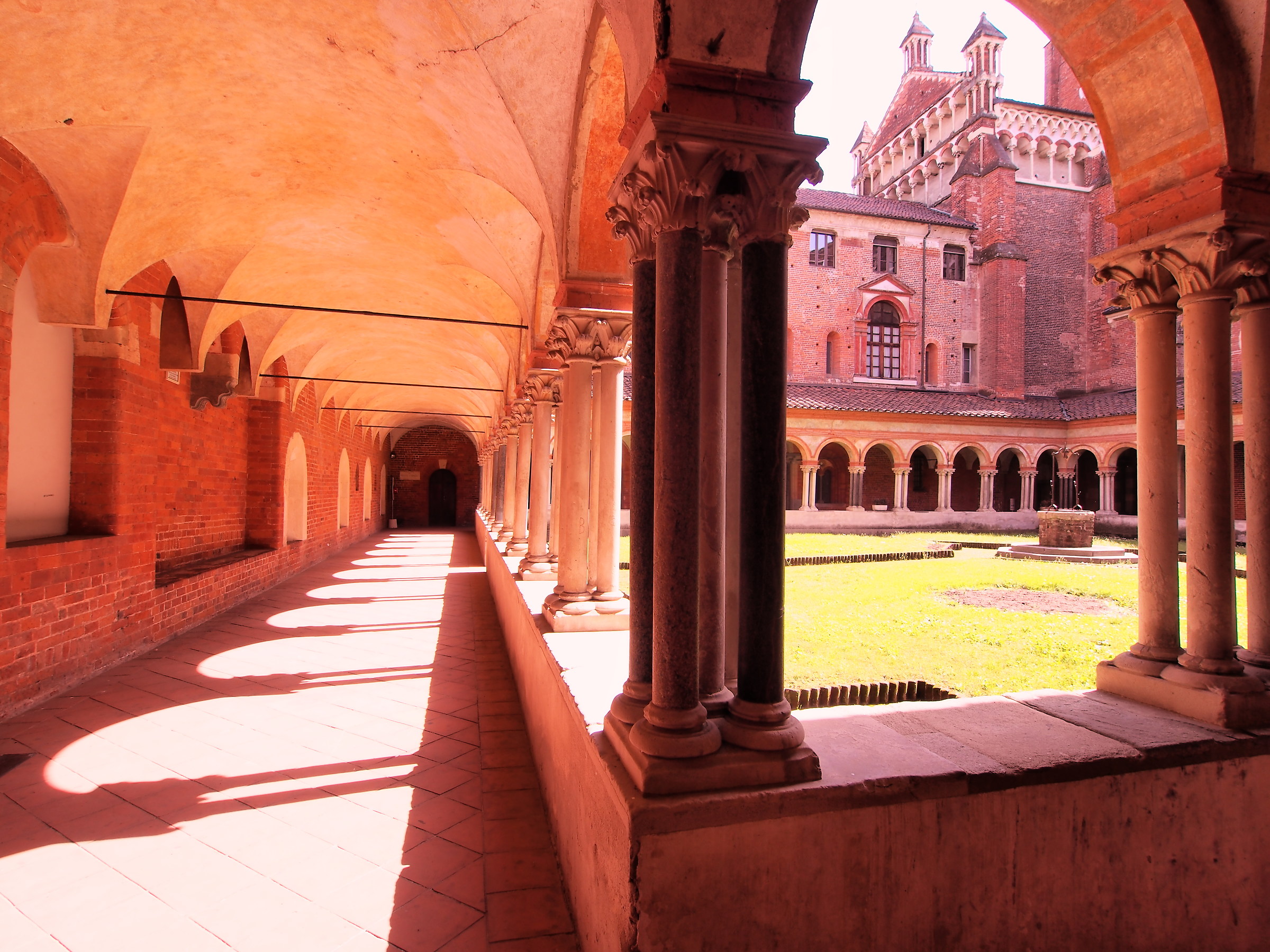 Chiostro dell'Abbazia di Sant'Andrea a Vercelli