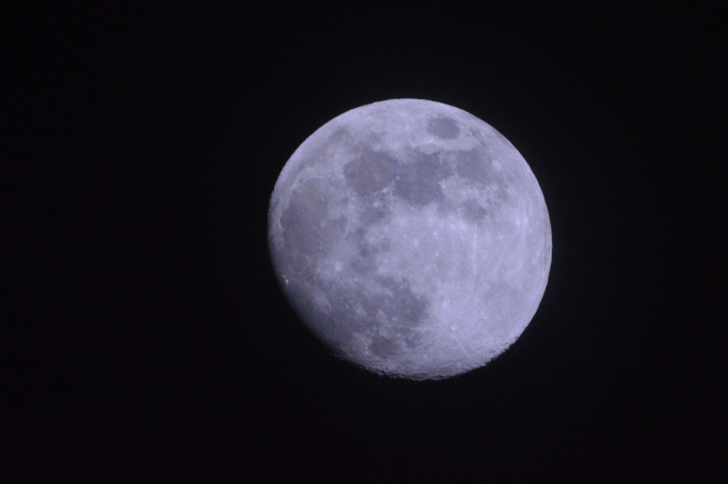 27 aprile luna con 1000 1/60 100 asa f10