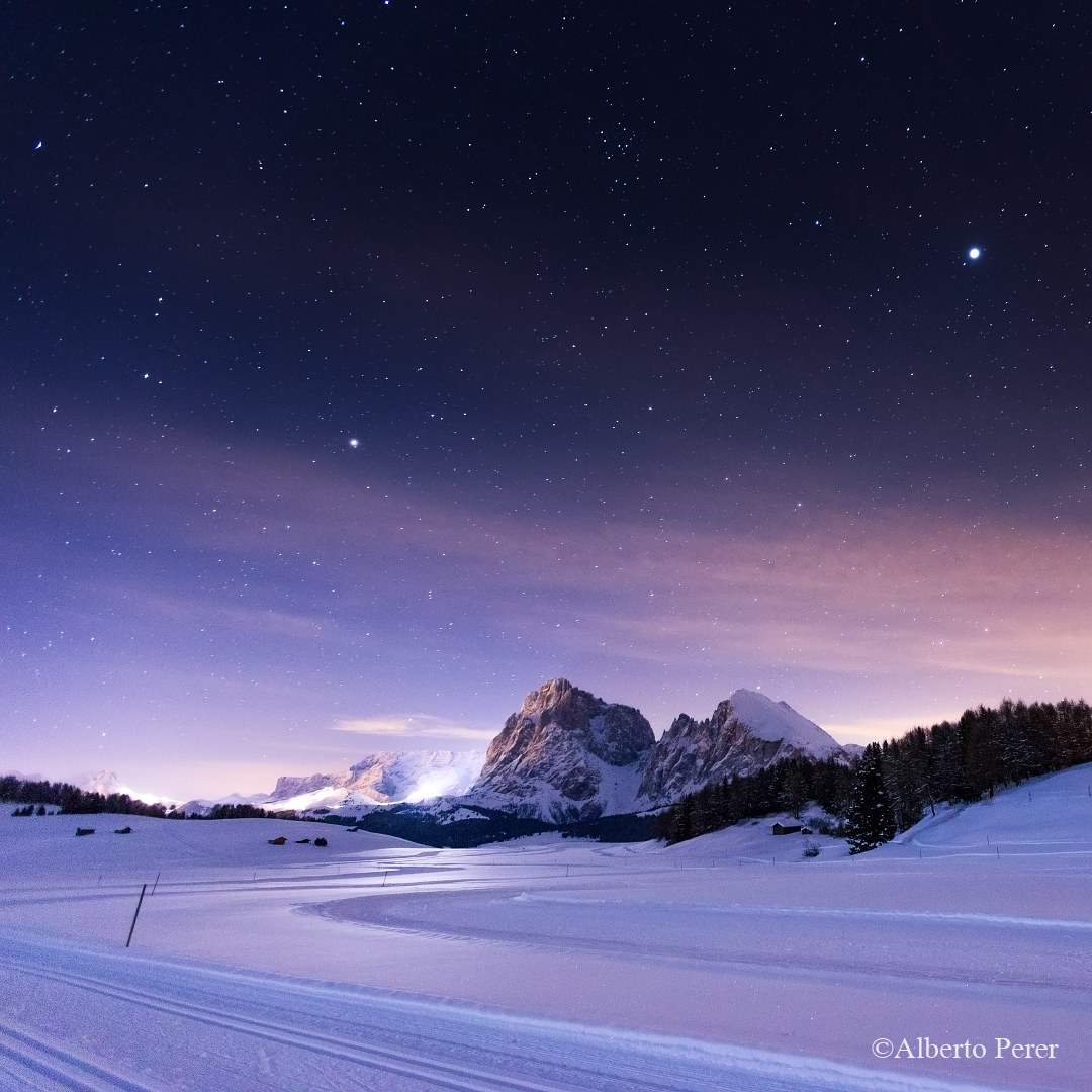 Stars over the Nordic ski slopes