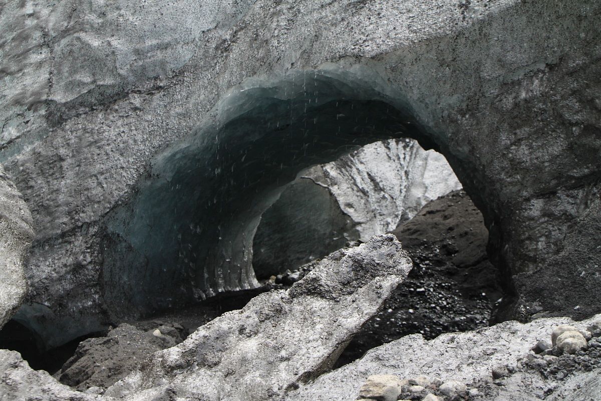 Tunnel nel ghiaccio Solheimajokulli