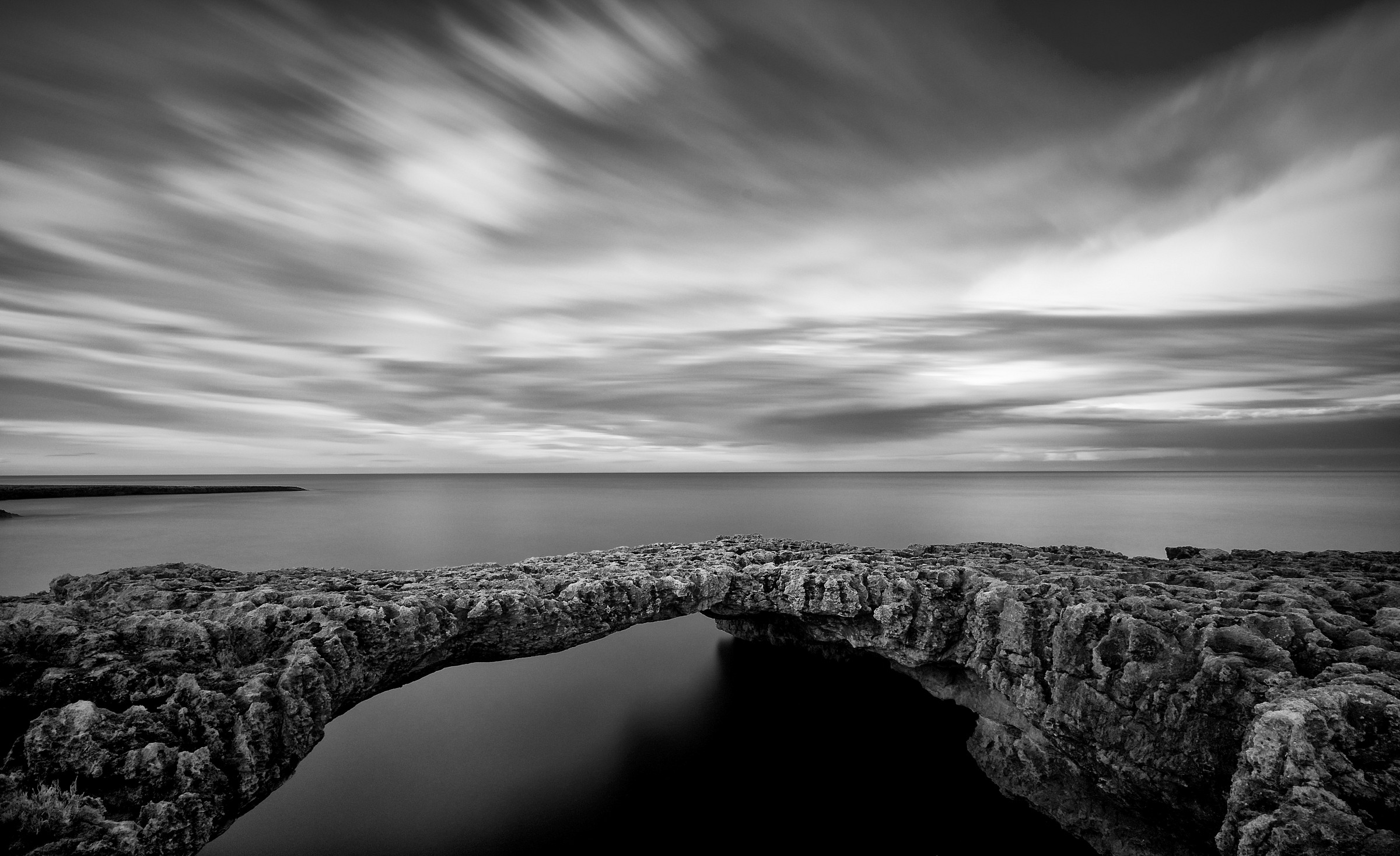 un ponte sull'infinito b/n