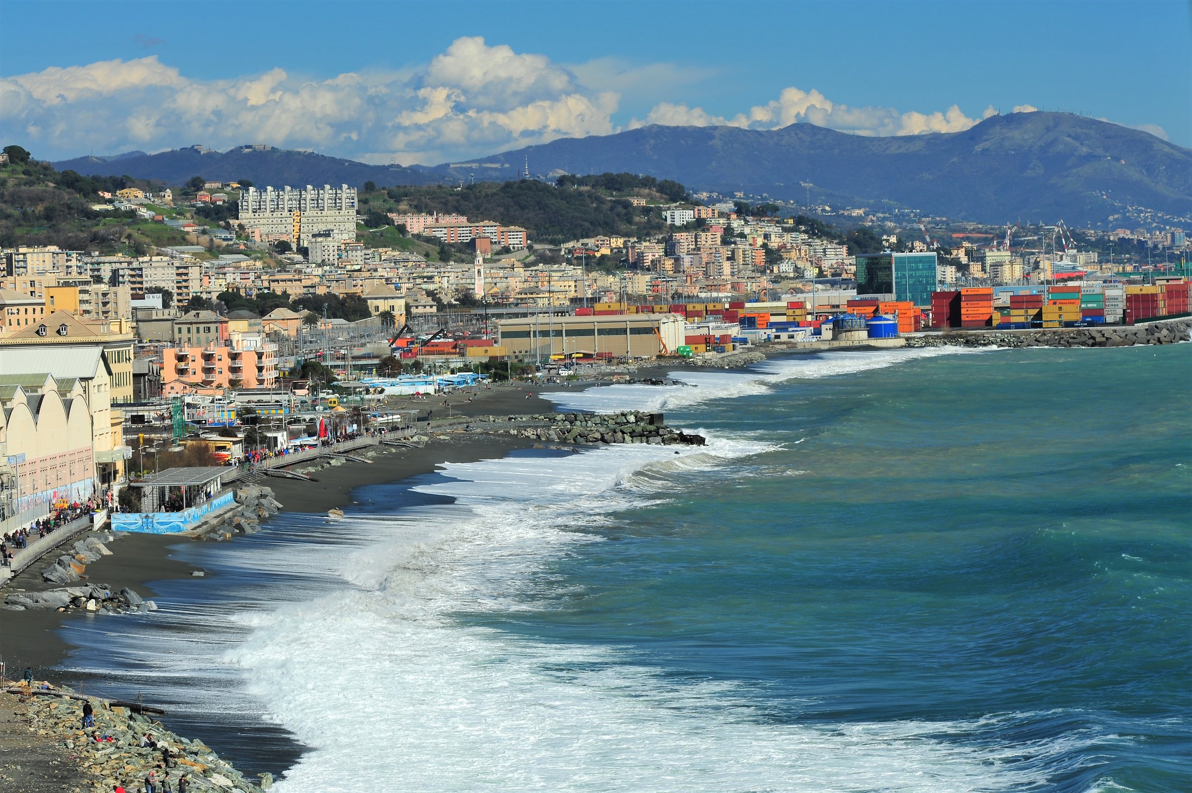 onde lunghe  su Voltri...