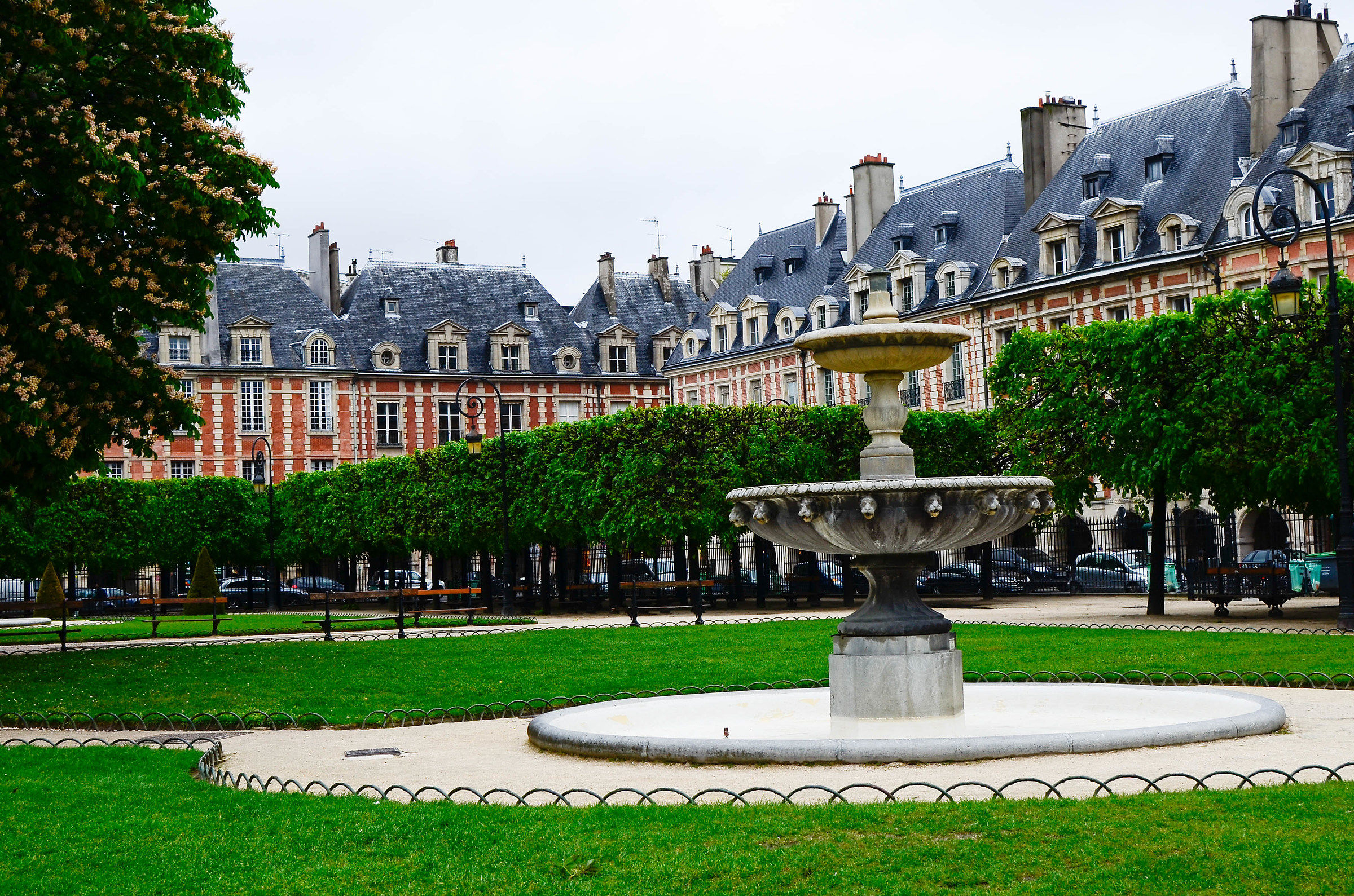 Place des Vosges.