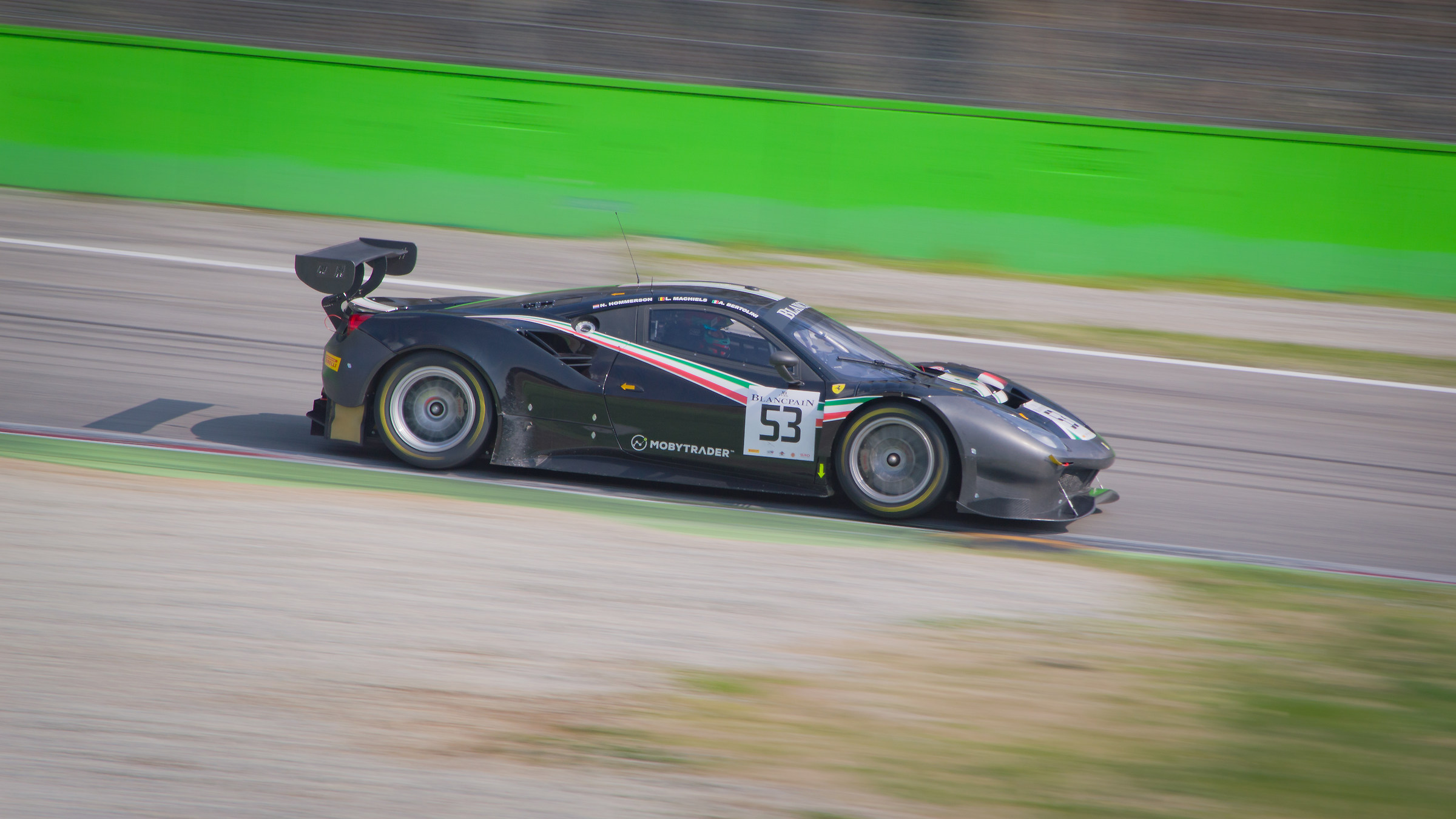 488gt3 Ascari Panning