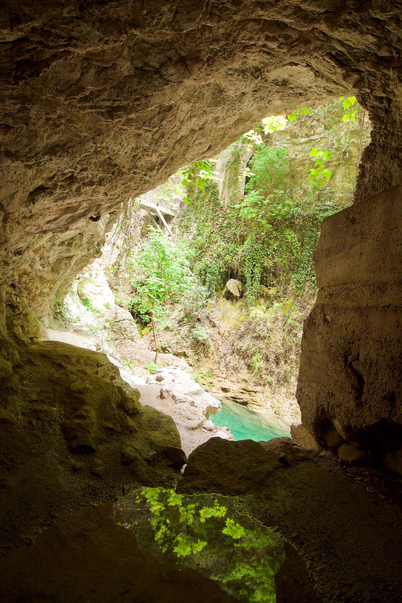In fondo alla grotta