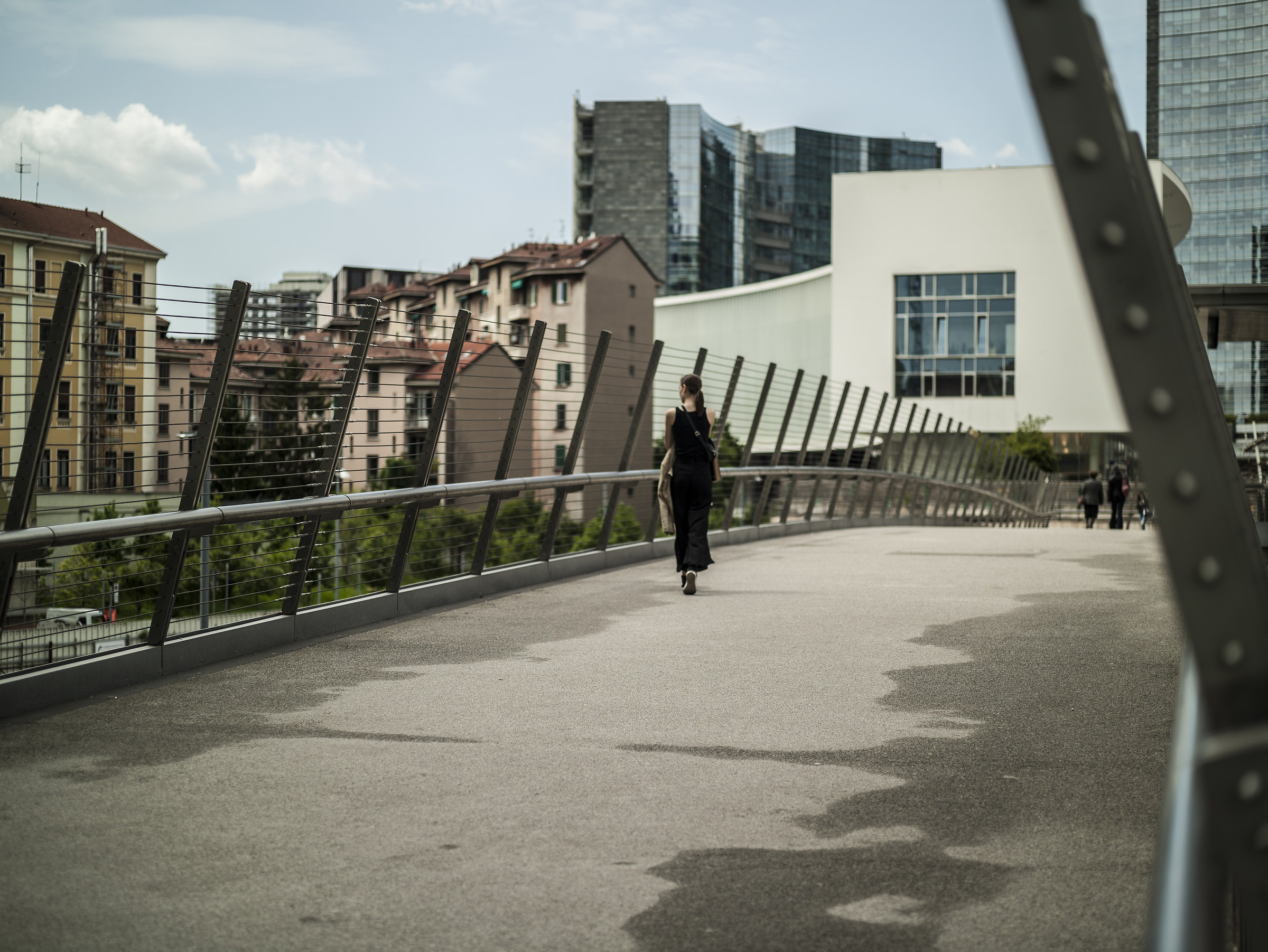 The girl on the bridge, try Mamiya ZD