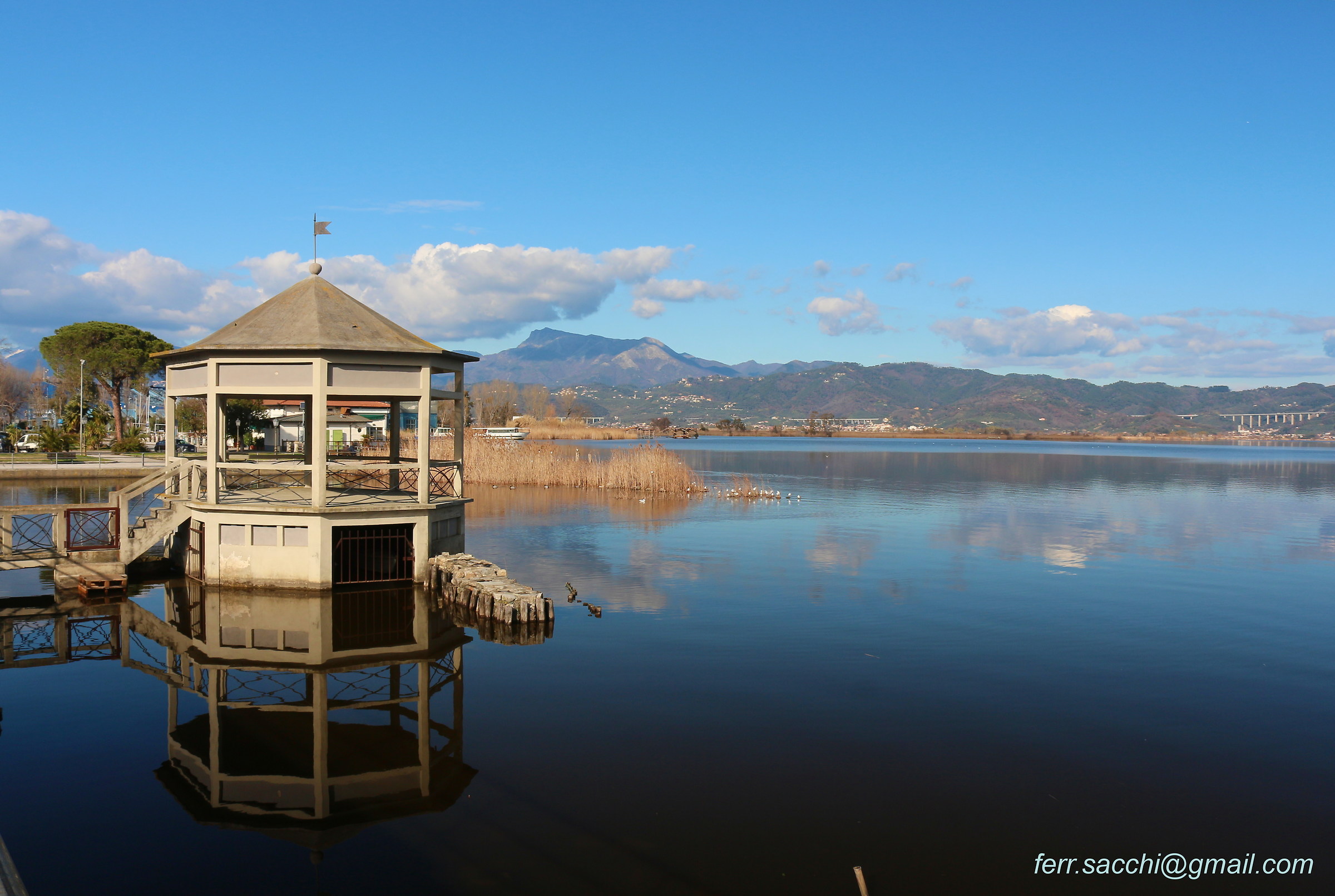 Gazebo sul Lago Puccini - Torre Del Lago