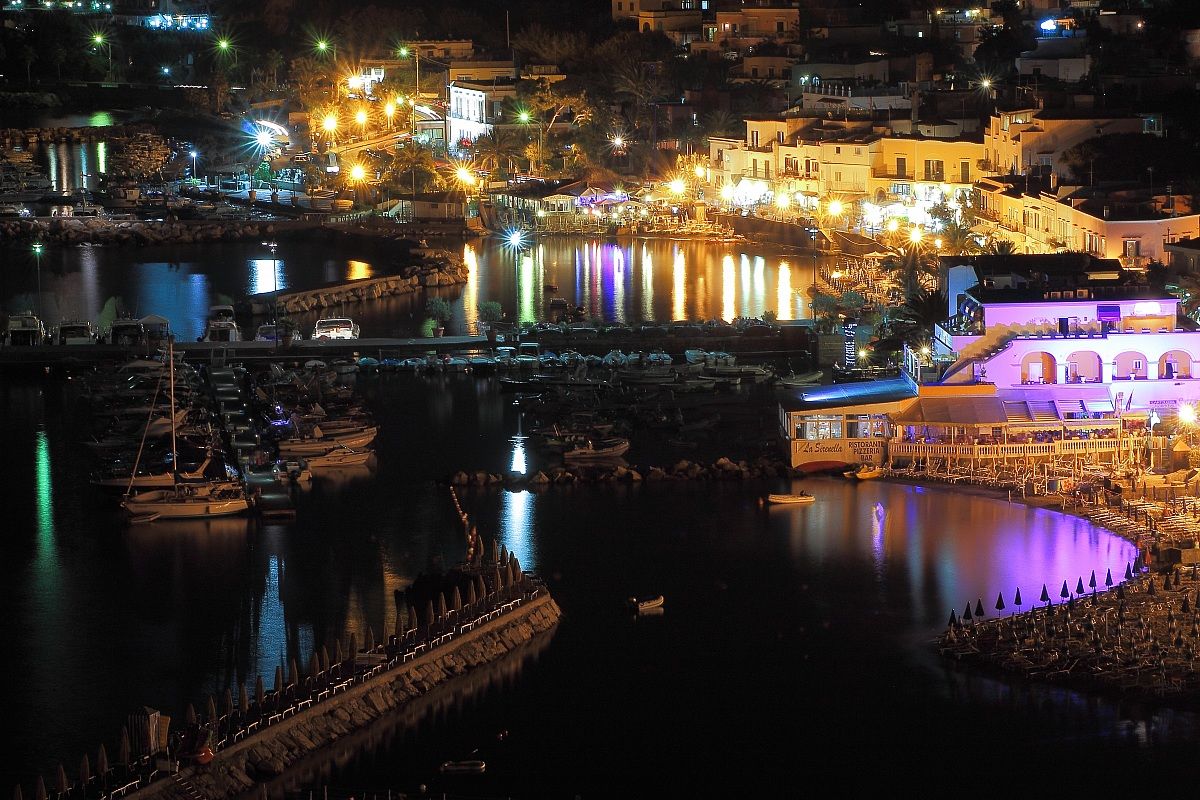 porticciuolo di lacco ameno