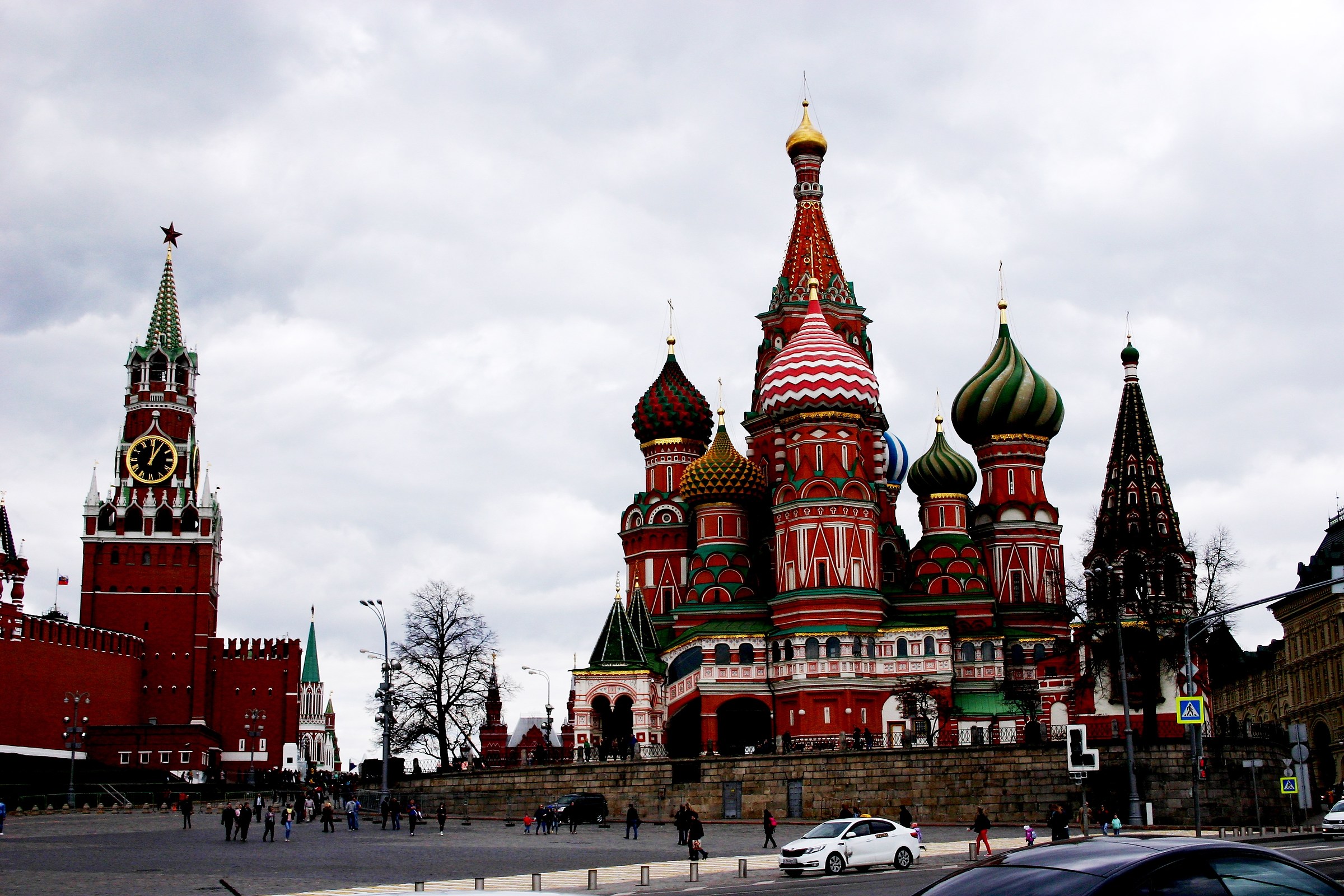 San base and Kremlin entrance