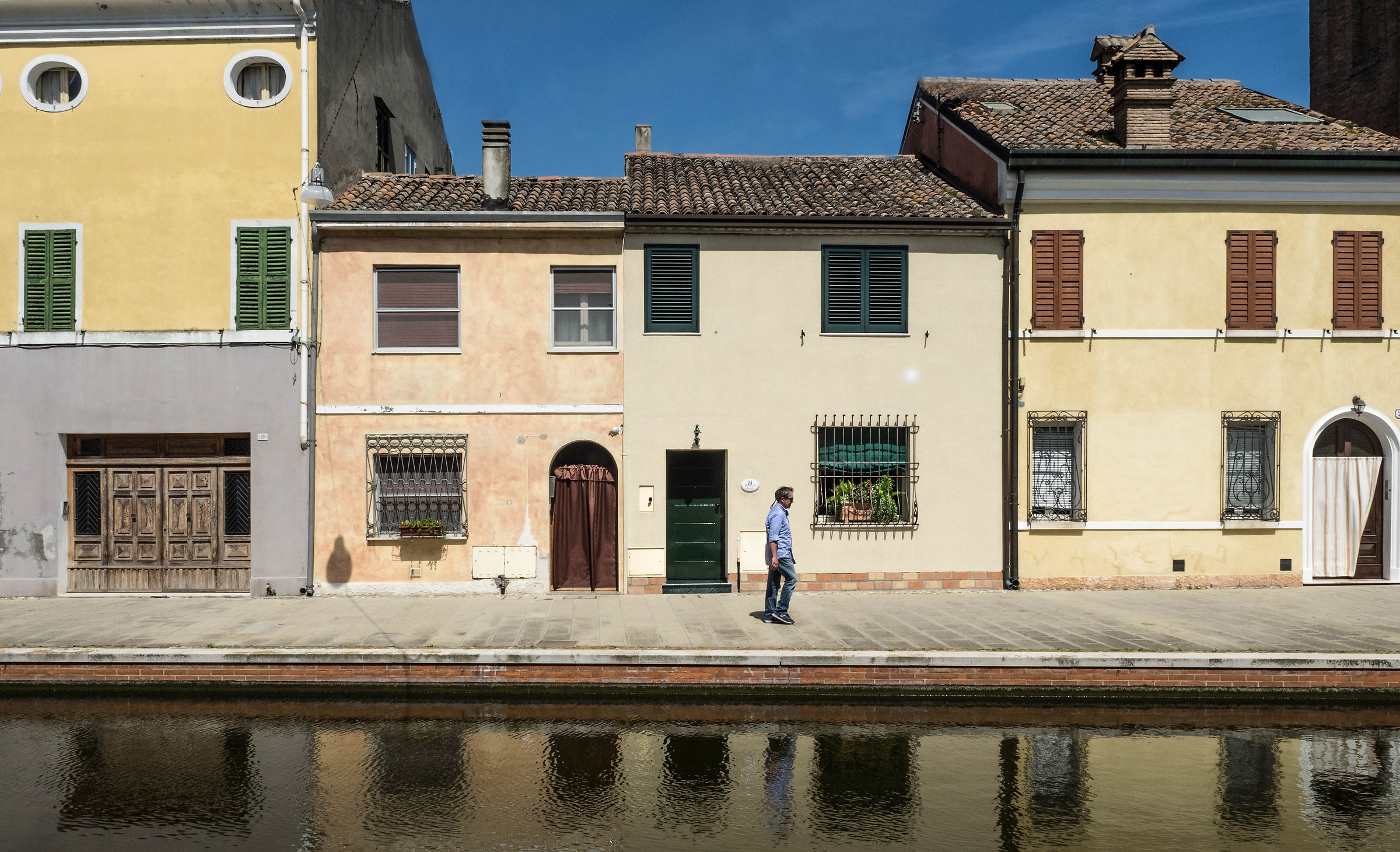 Walking through Comacchio