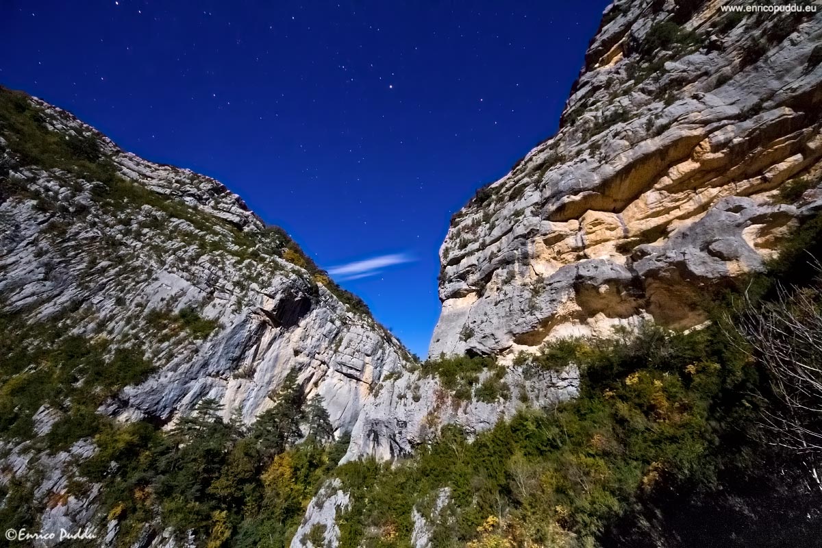 The gorges in the night