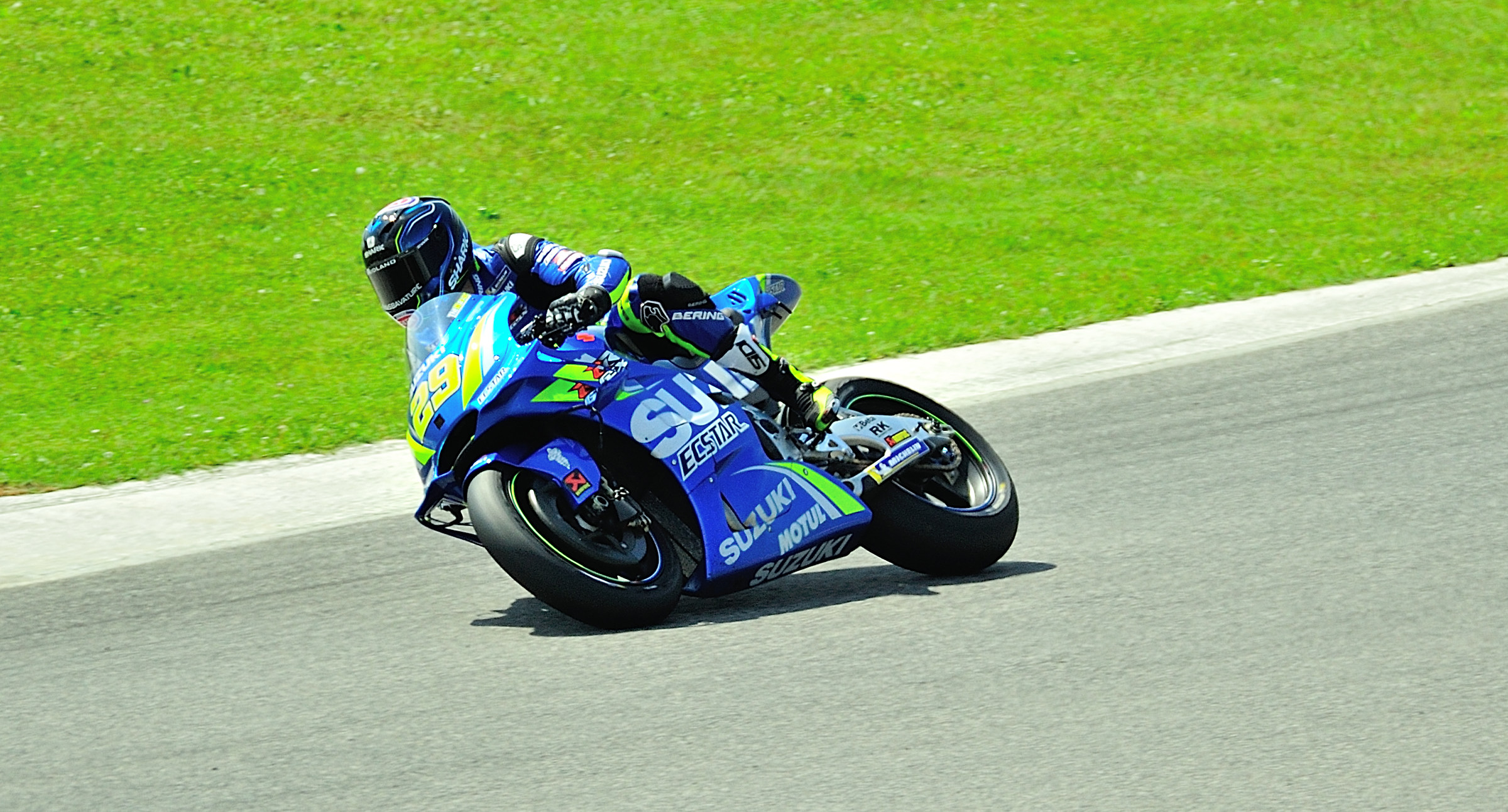 Silvayn Guintoli Tester Suzuki Moto Gp