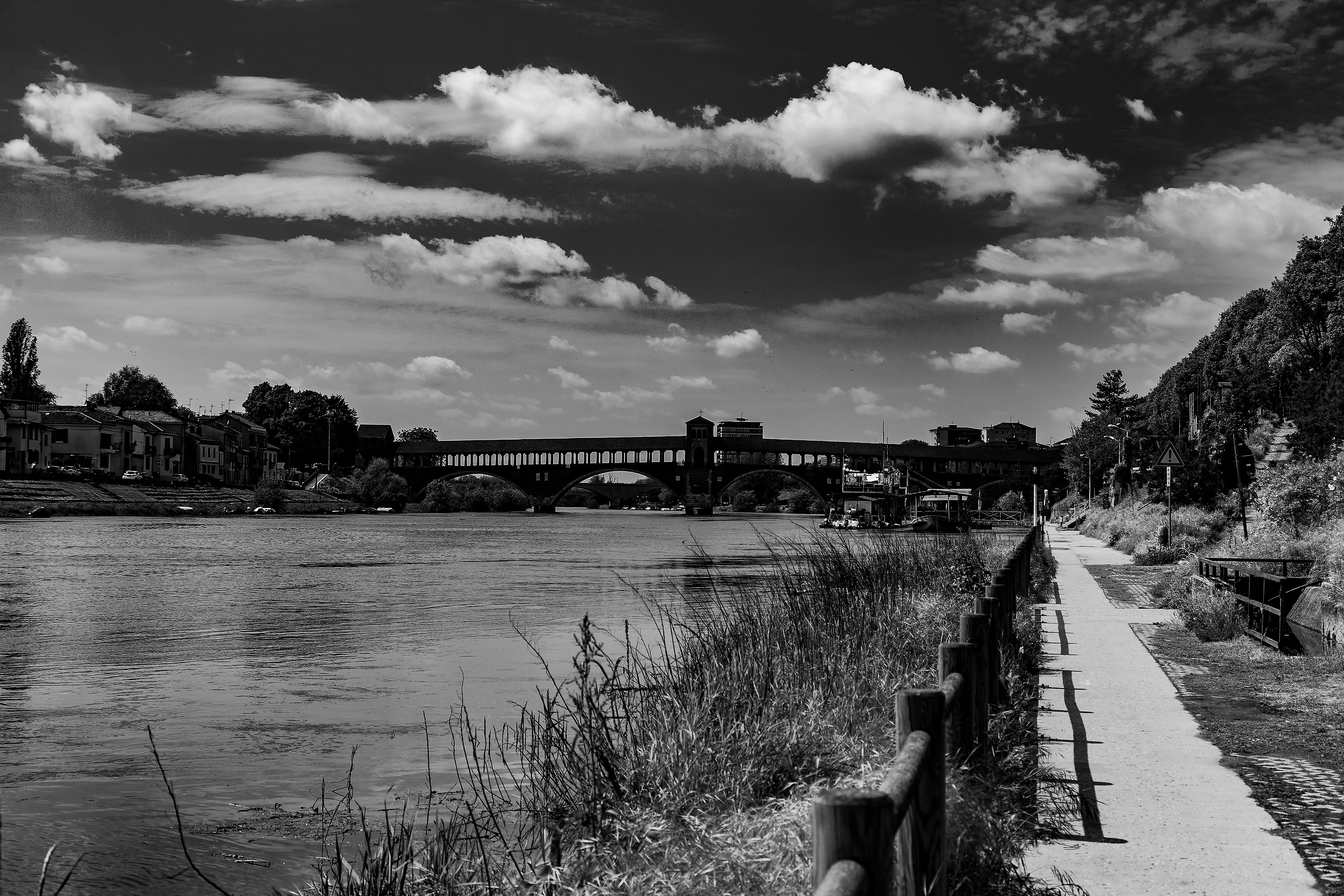 Se non ci fossero i palazzi dietro sarebbe bella