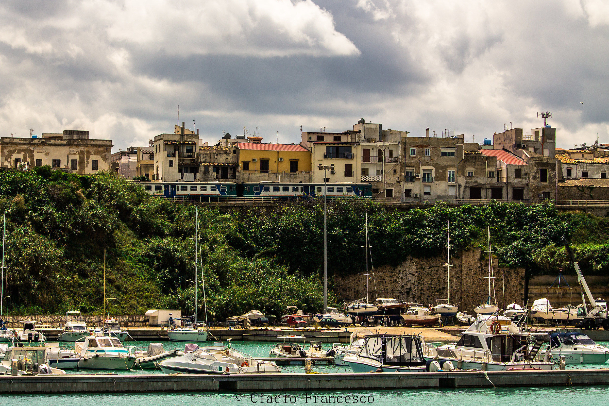 Passeggiando in un porticello