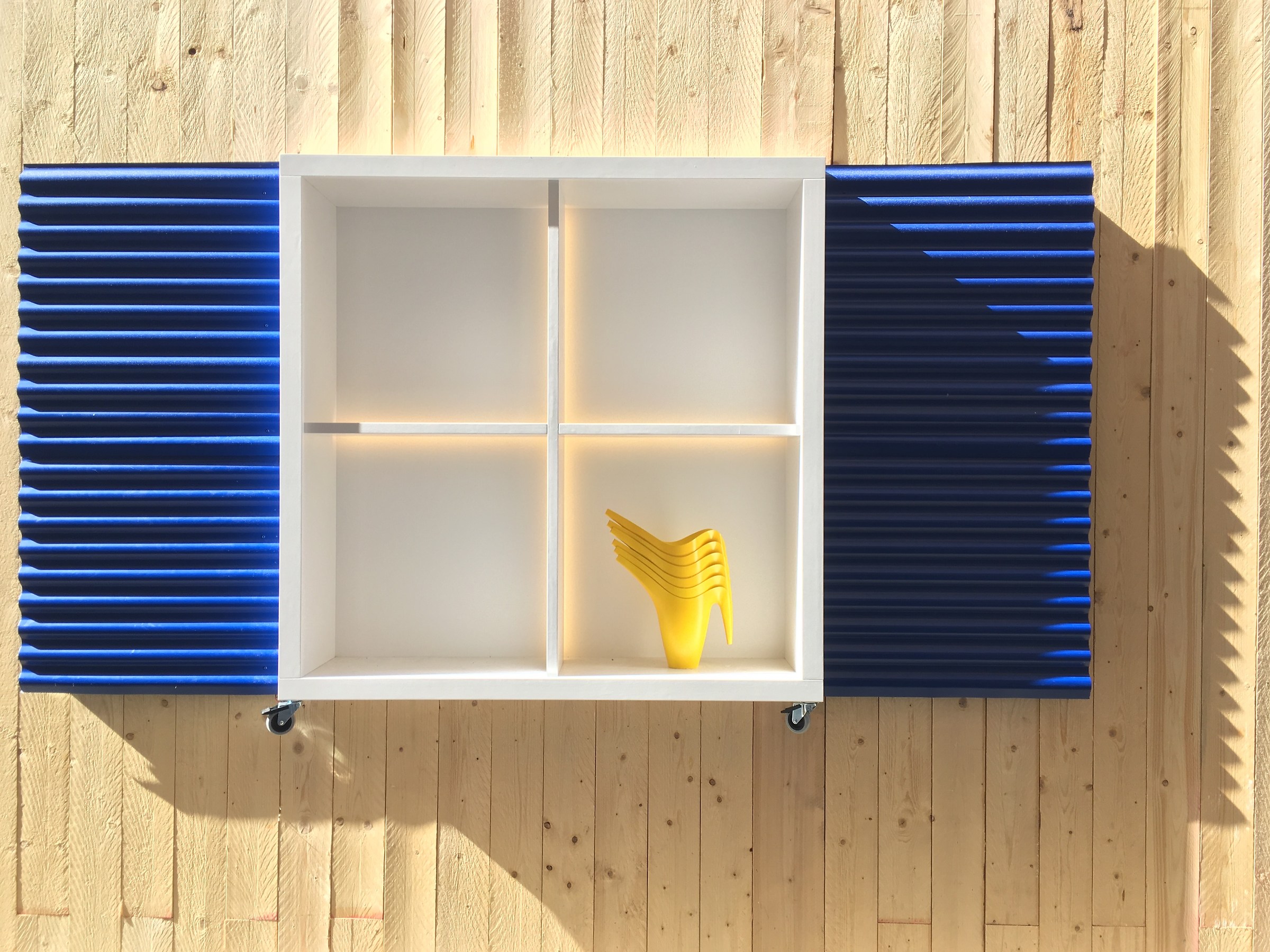 Do not see more windows, but rectangles of sky...