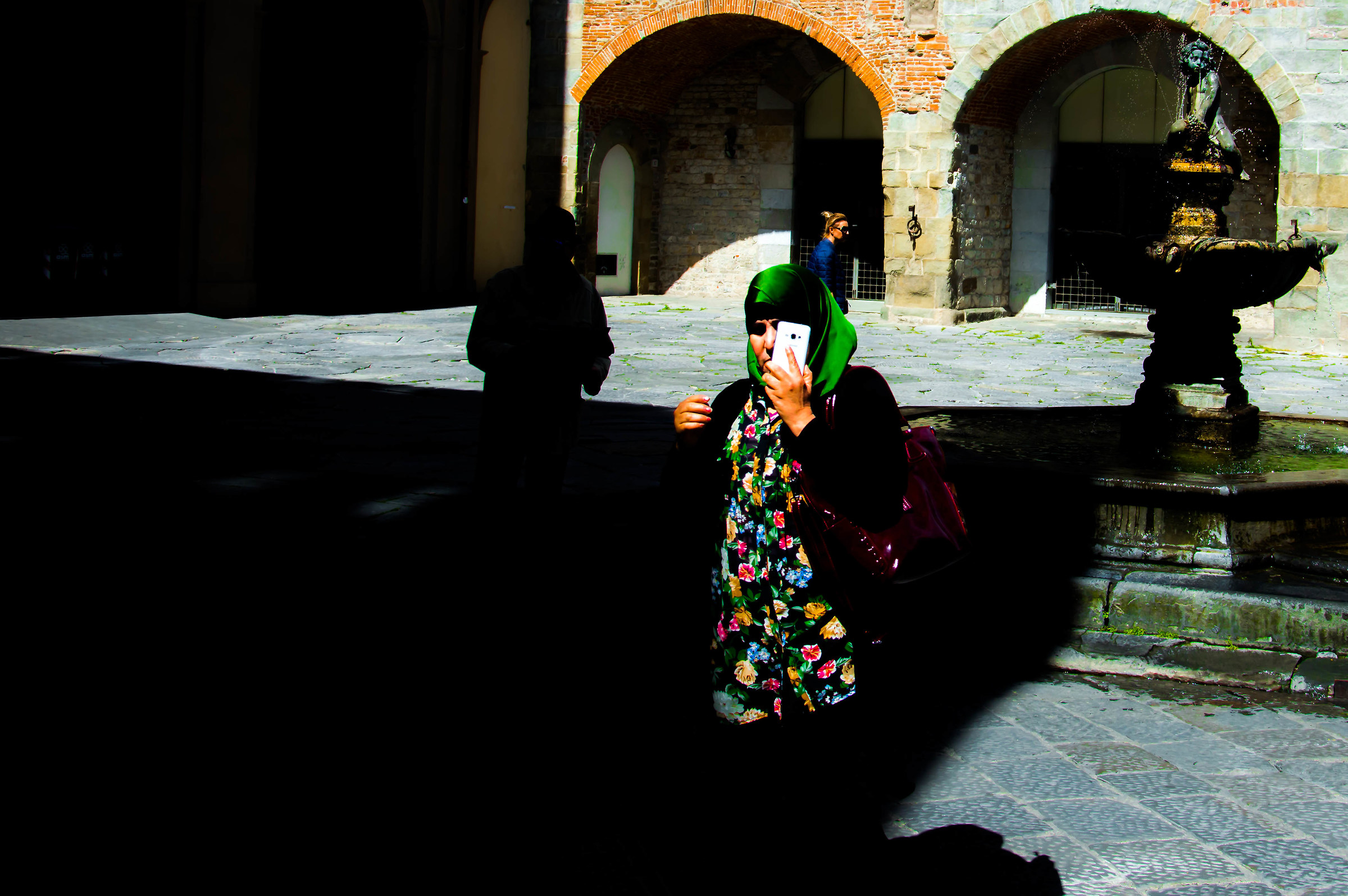 Between Colors and shadows