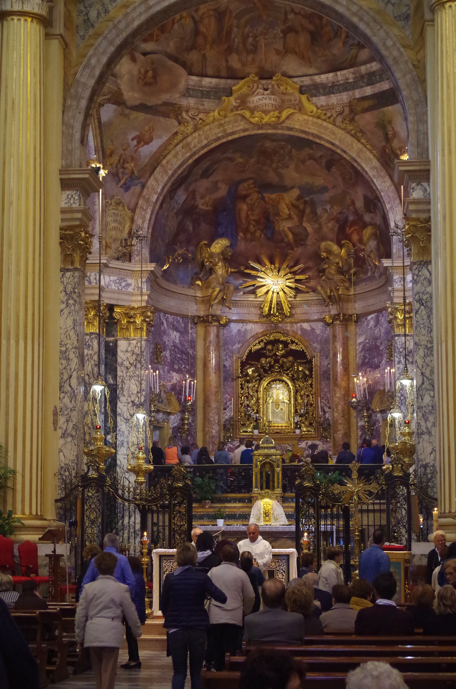 Sanctuary of Madonna di San Luca-Interior