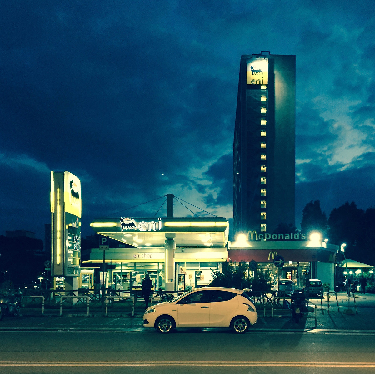 EUR: Rome or California?