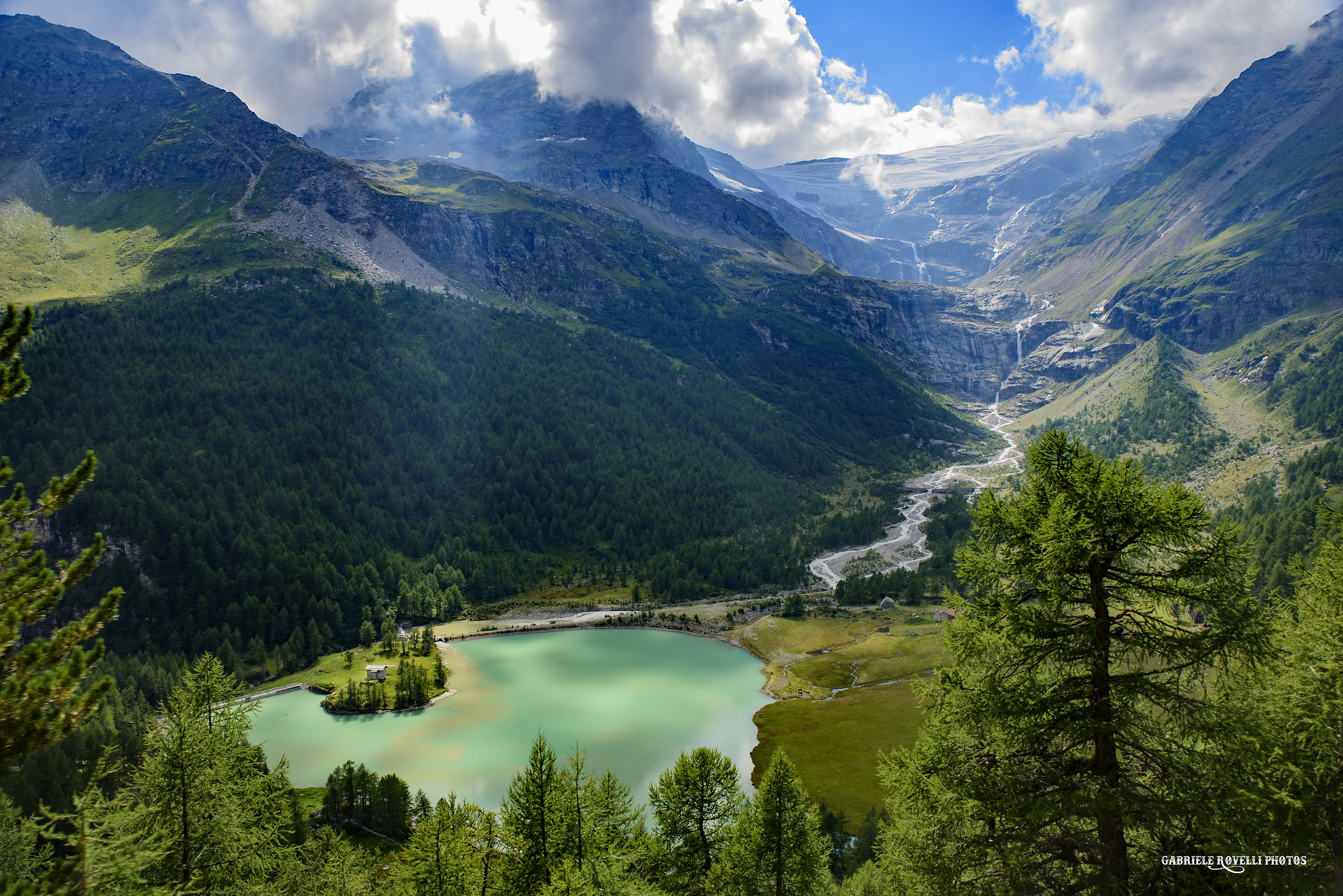 Walking on the Red Bernina train