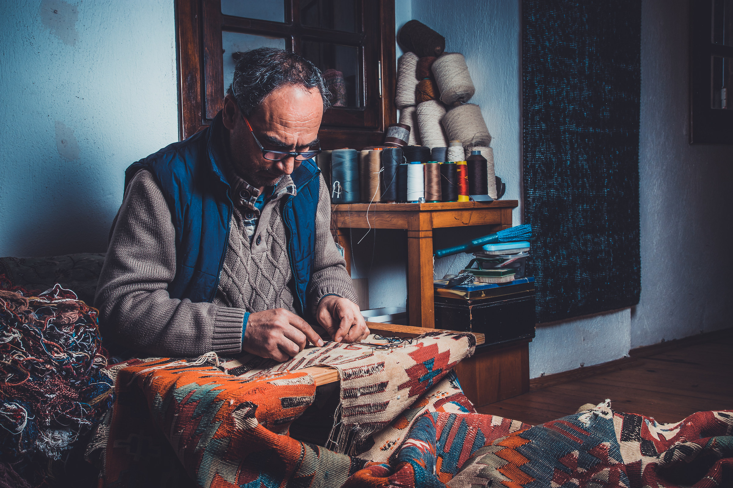 Carpet repairman: Old thread for old carpet