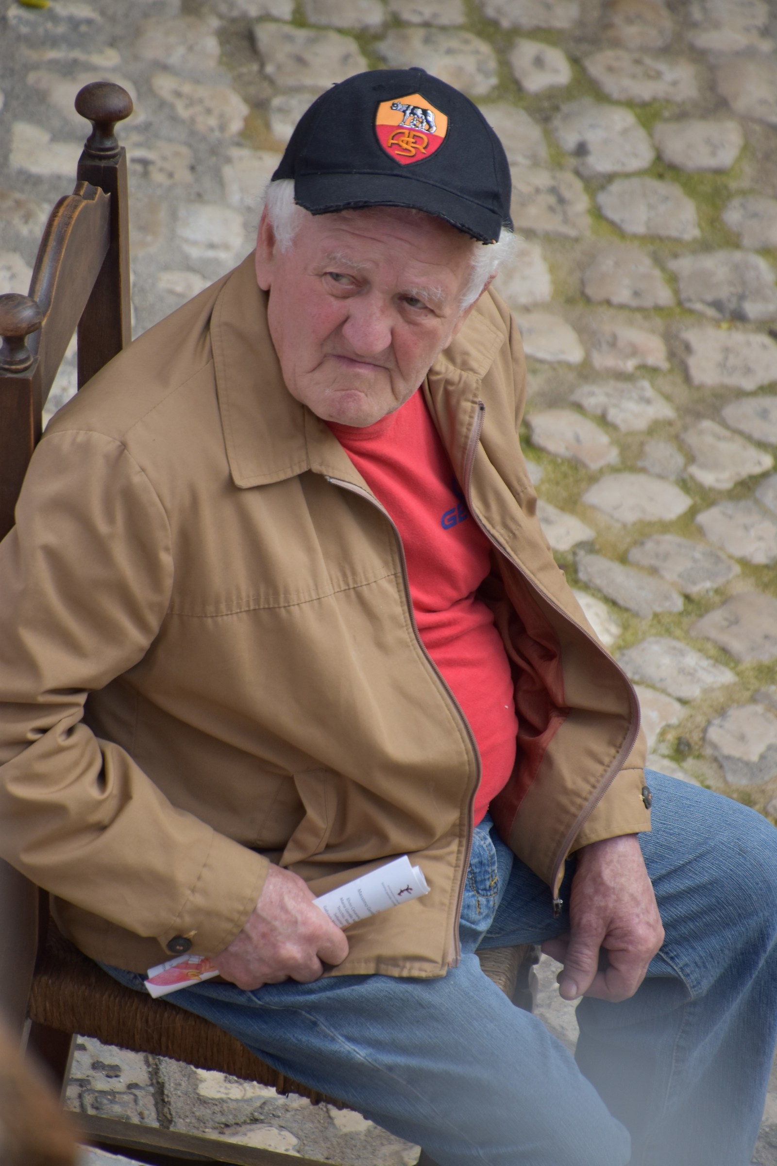 La vecchiaia vive lenti minuti e veloci ore