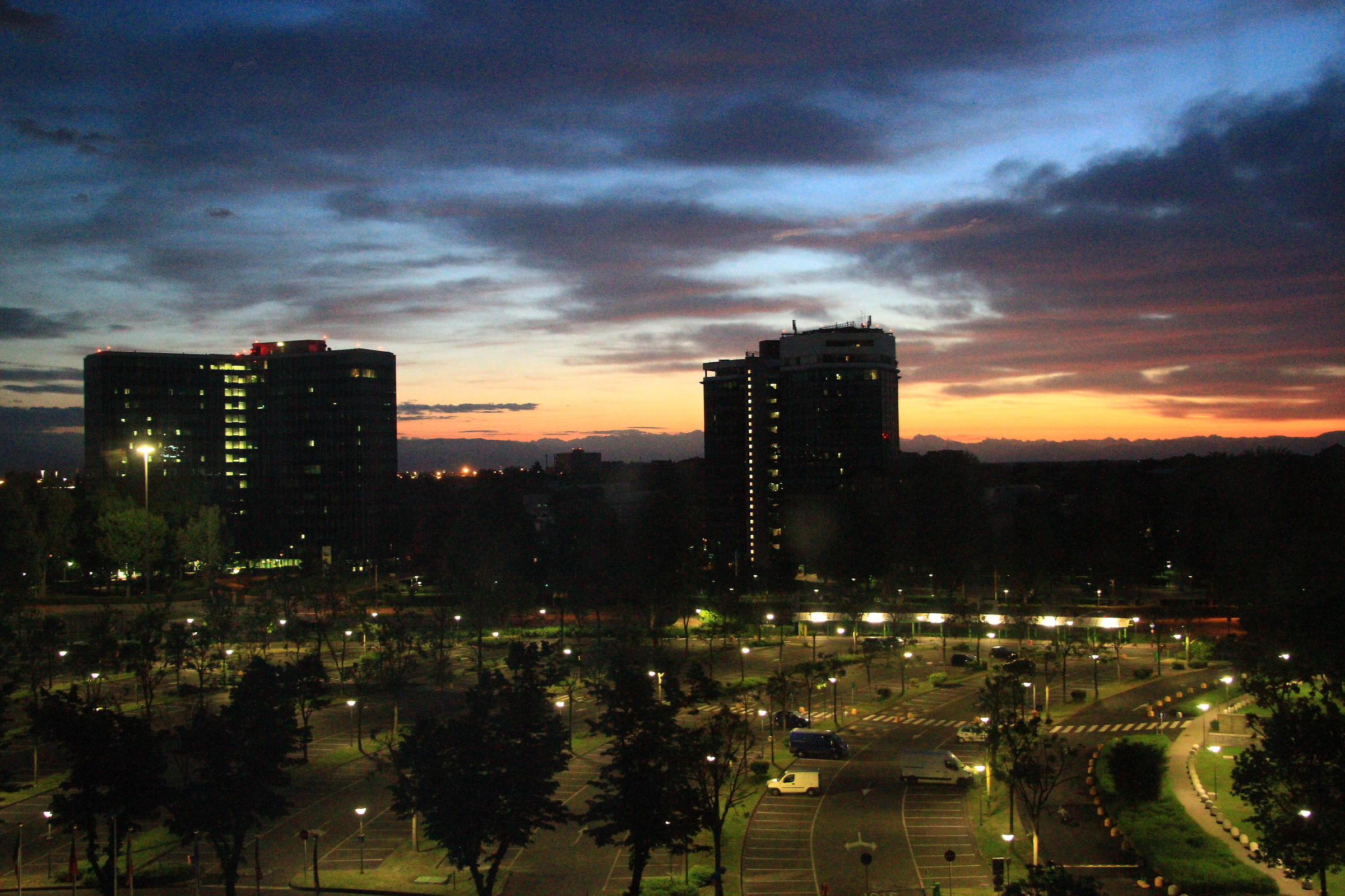 Alba a Milano 1 maggio 2018