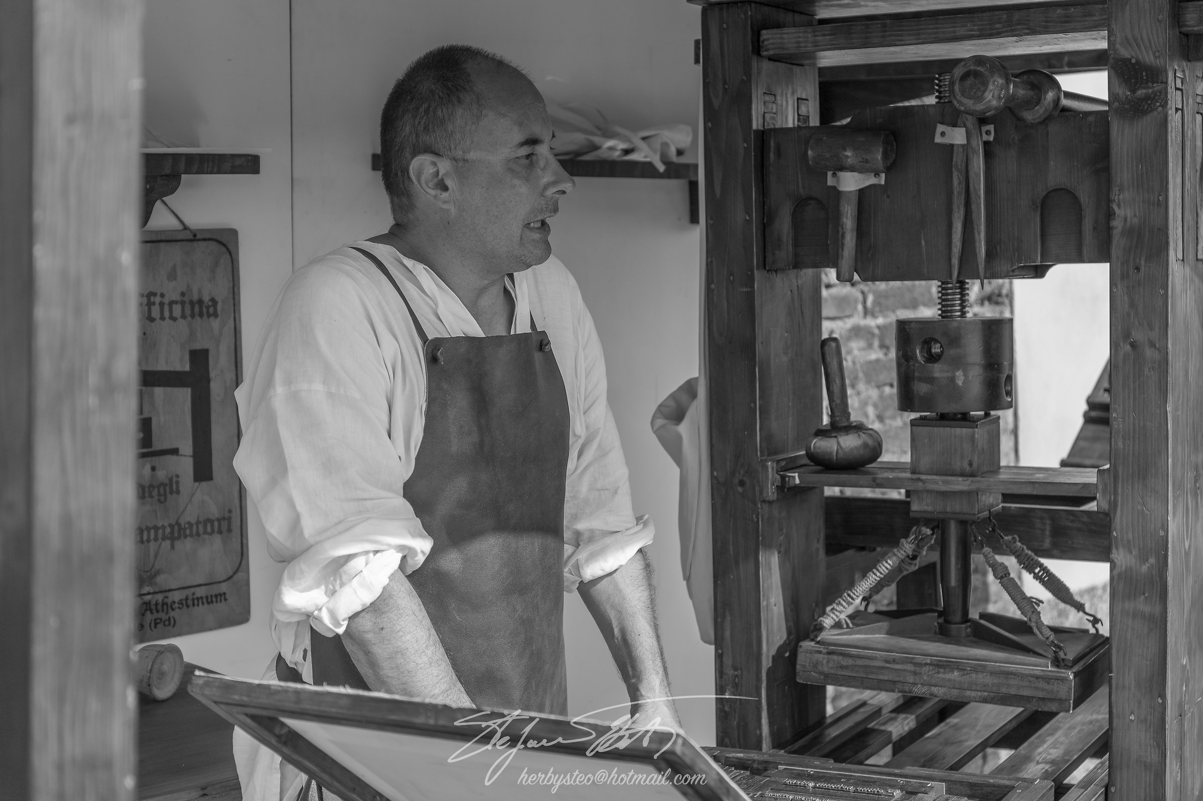 Stampatore metodo Guttemberg