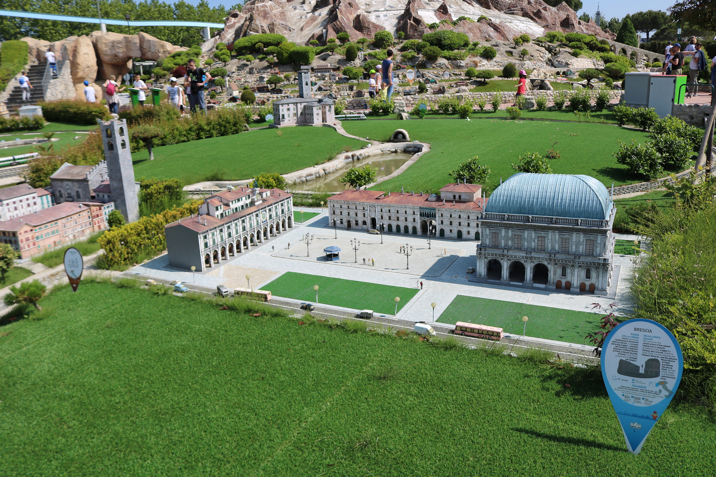 Mini Italia Rimini, piazza loggia Brescia