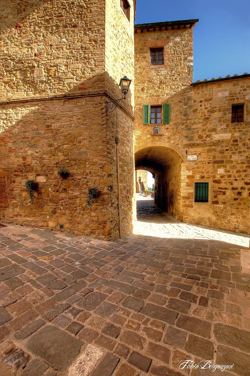 San Quirico d'Orcia luci e ombre