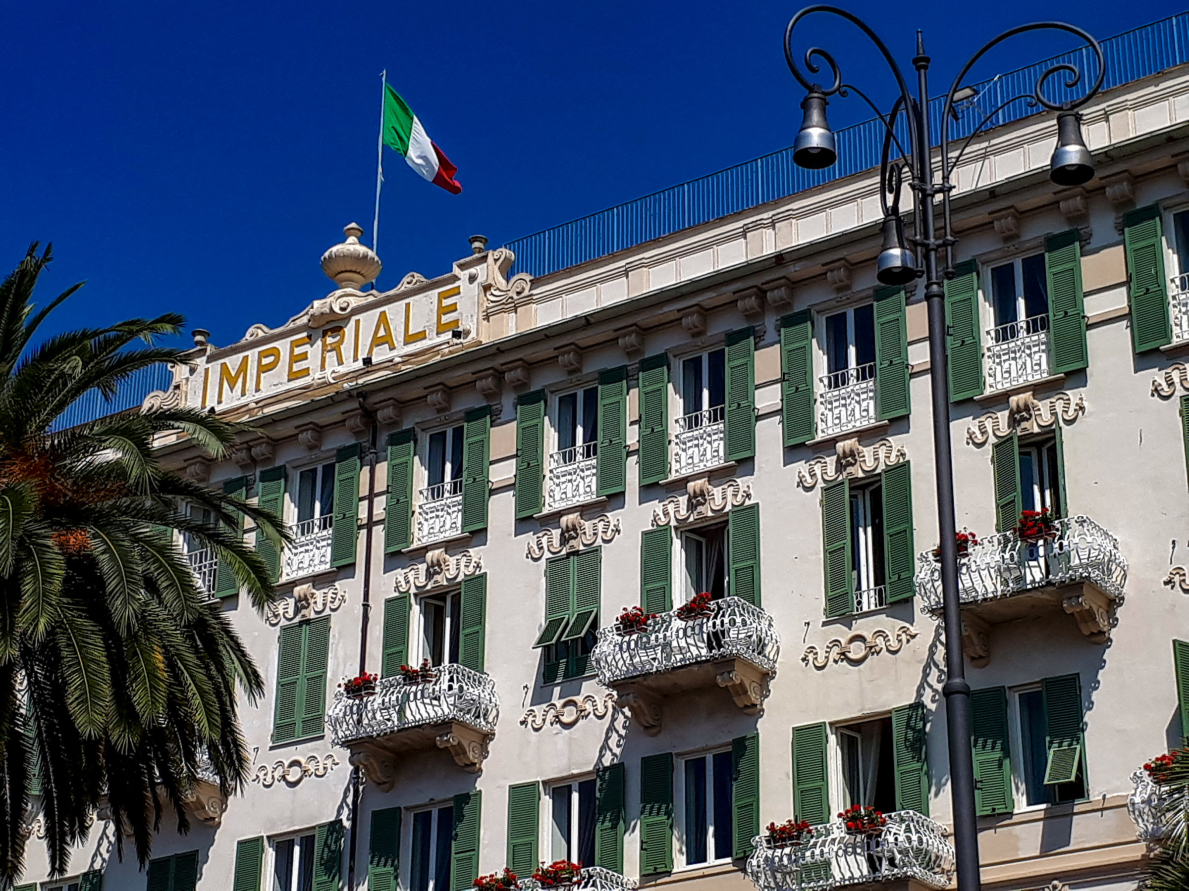 Ancient Splendours and modern splendors in Santa