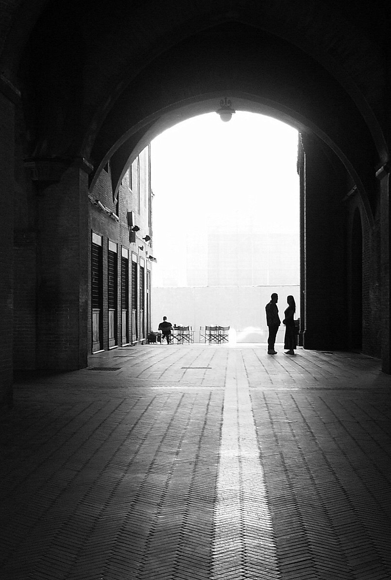 incontro in galleria