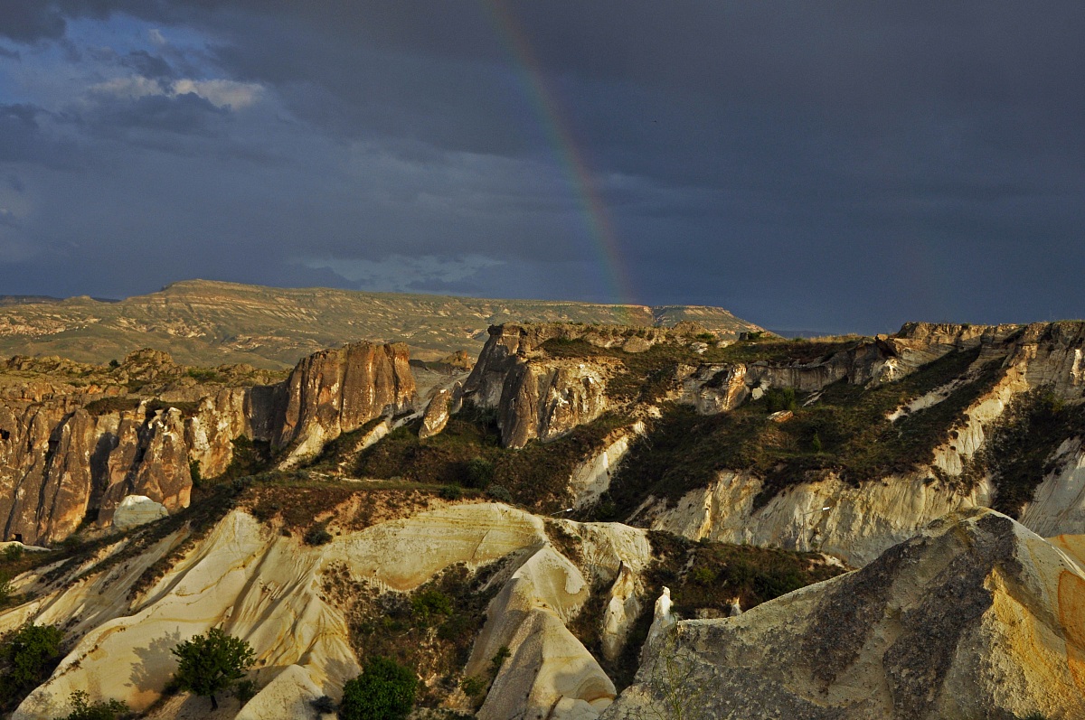 Tramonto con temporale in arrivo in Cappadocia