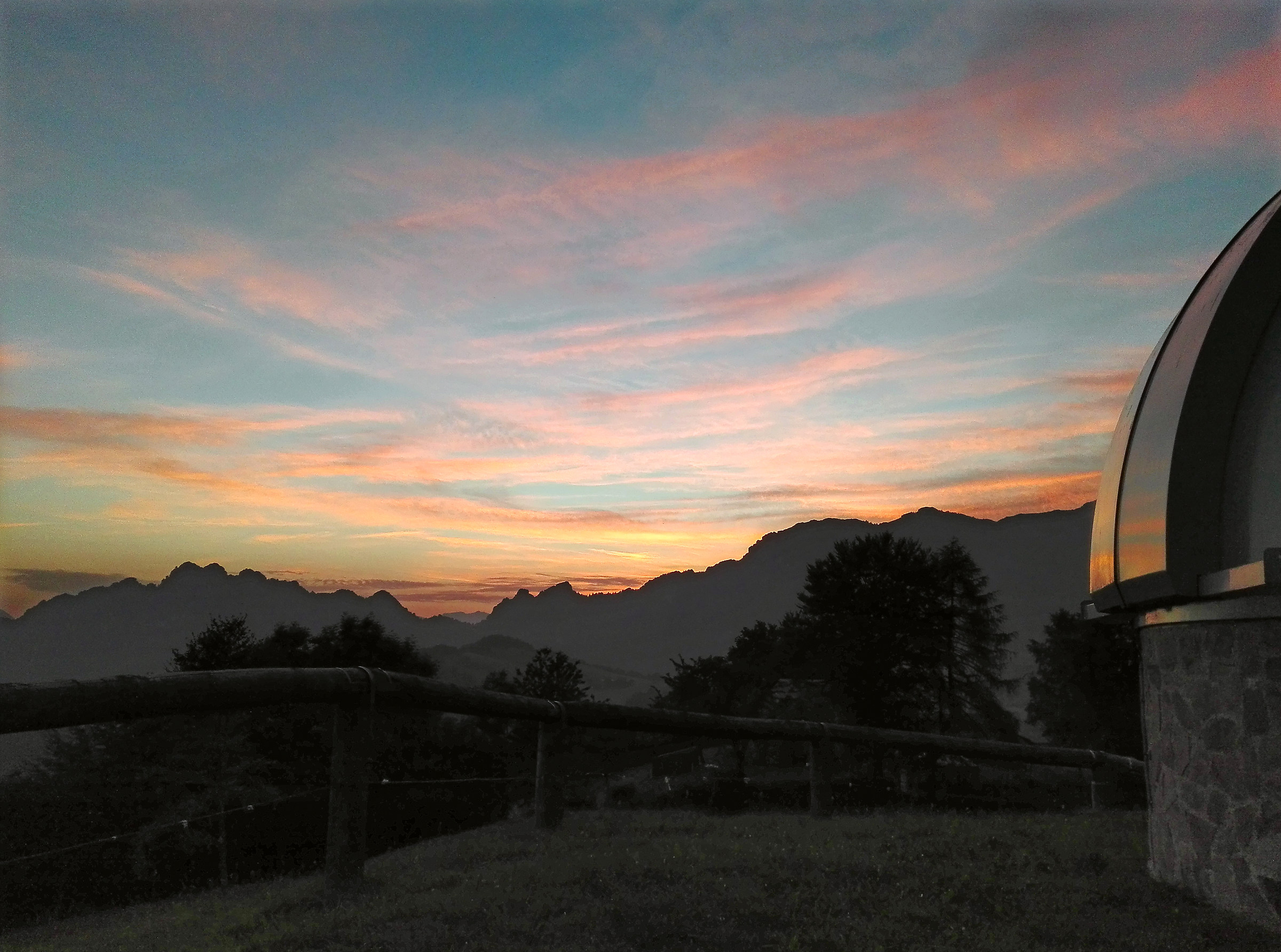 Tramonto all'osservatorio astronomico Cima Rest
