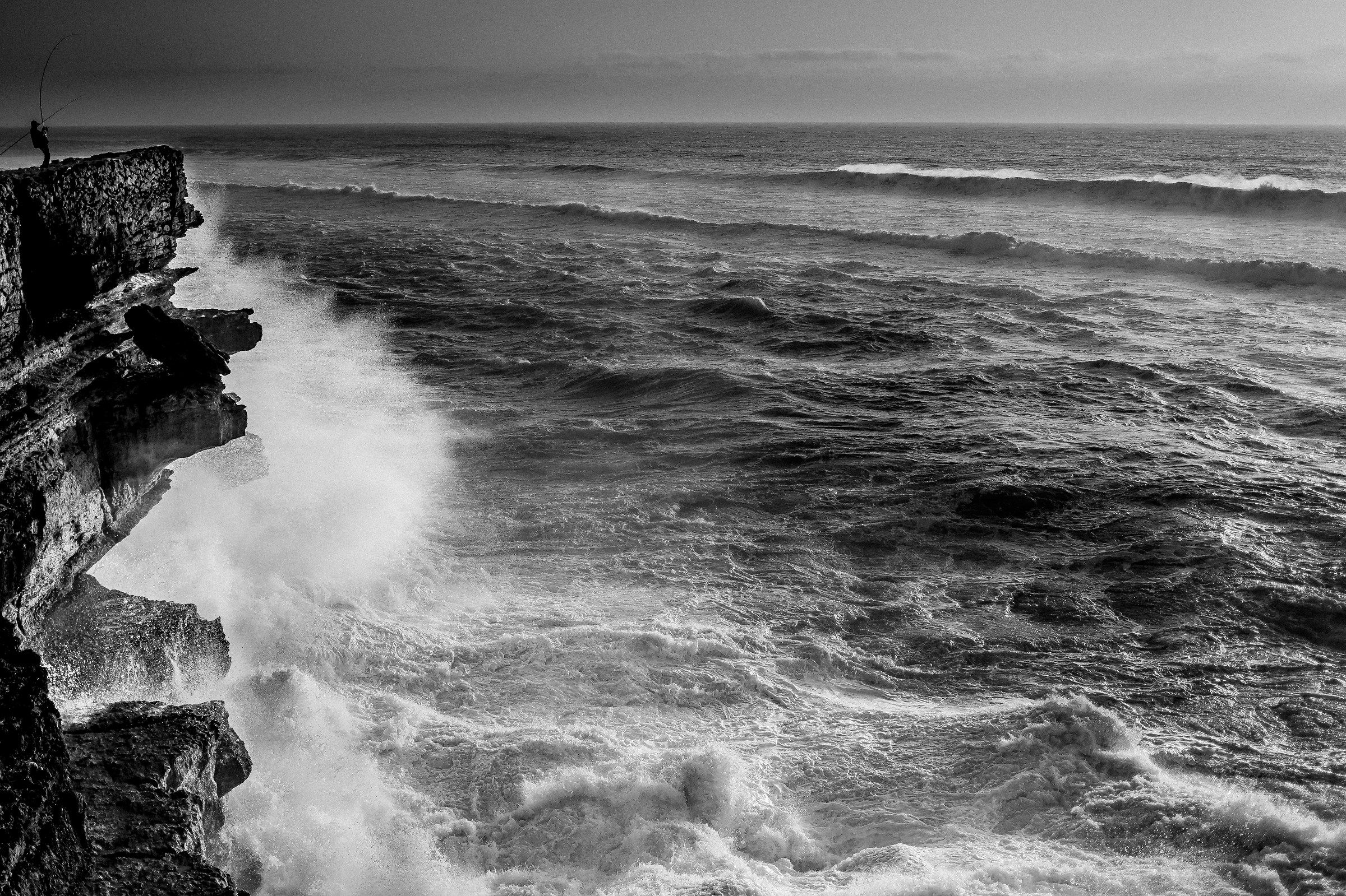 O mar e o seu pescador (b/n)