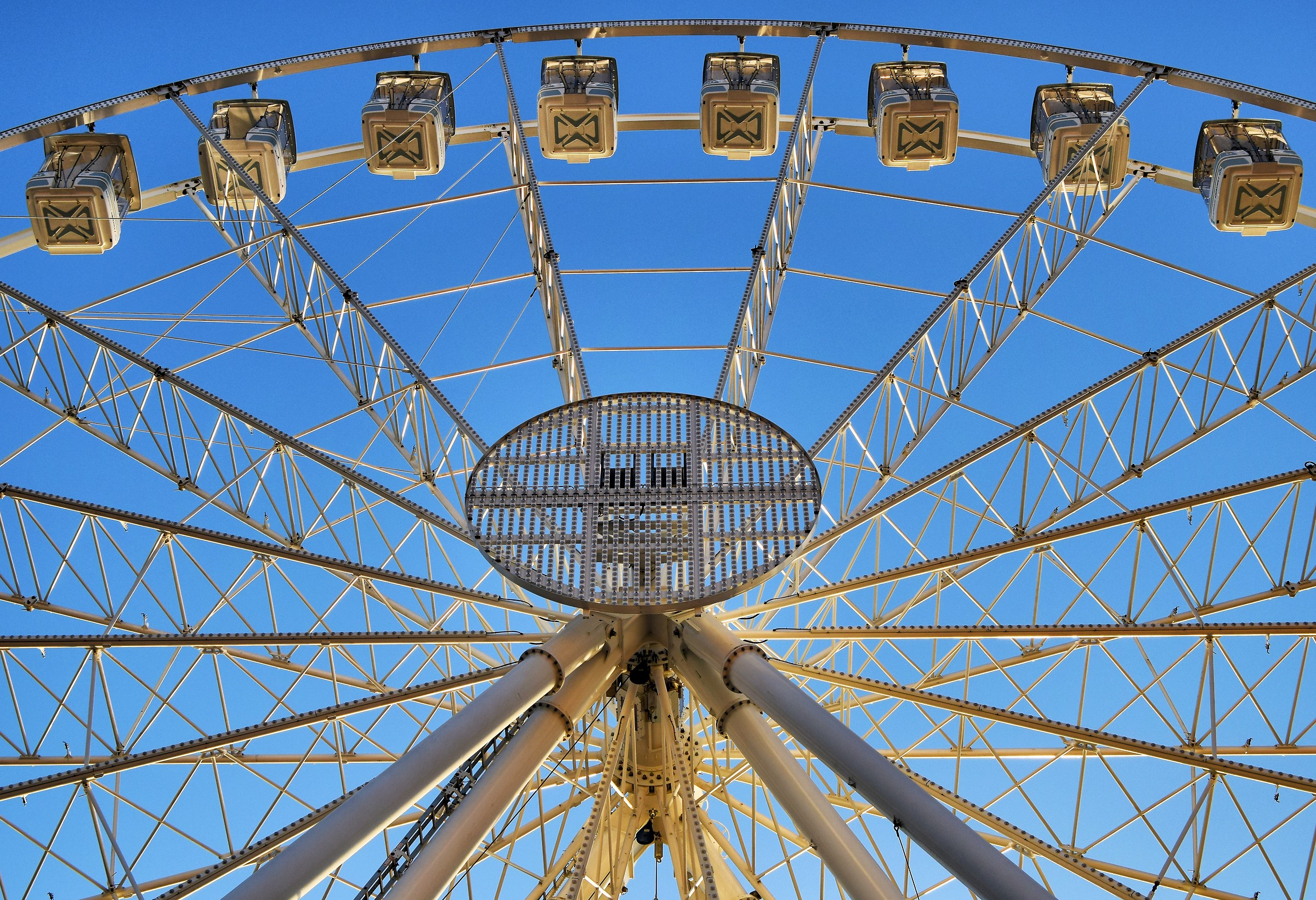 The Ferris wheel-Port of Genoa