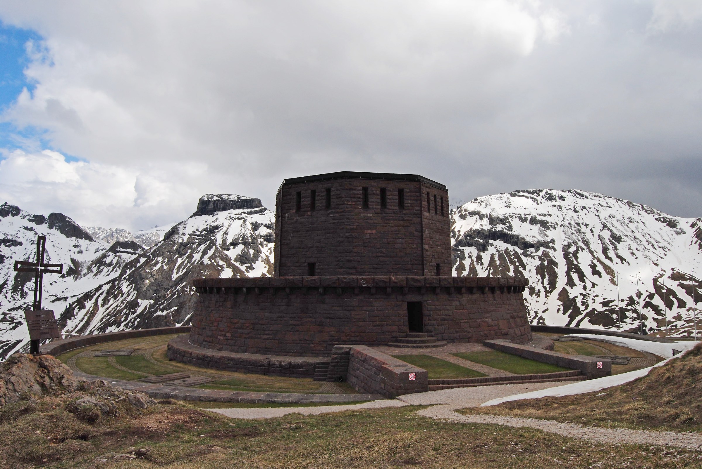 Austrian fallen Shrine Step Prodi
