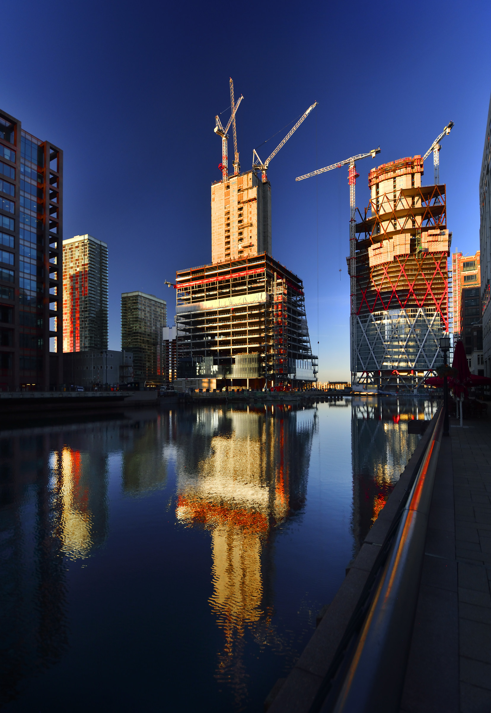 Per sempre Building (bagliore Sunrise)