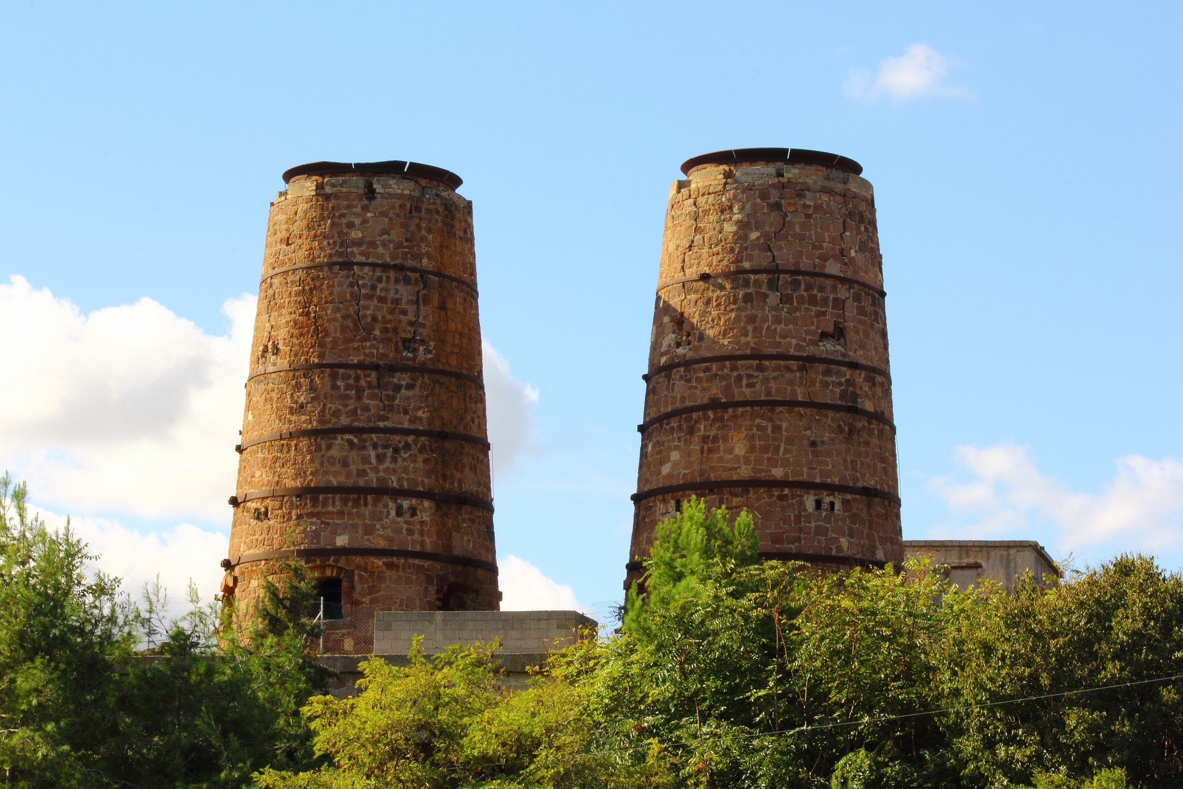 vecchie ciminiere in mattoni