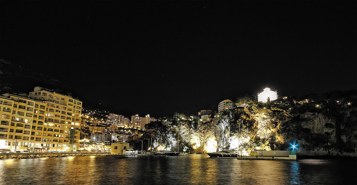 m.c. Fontvieille by nite