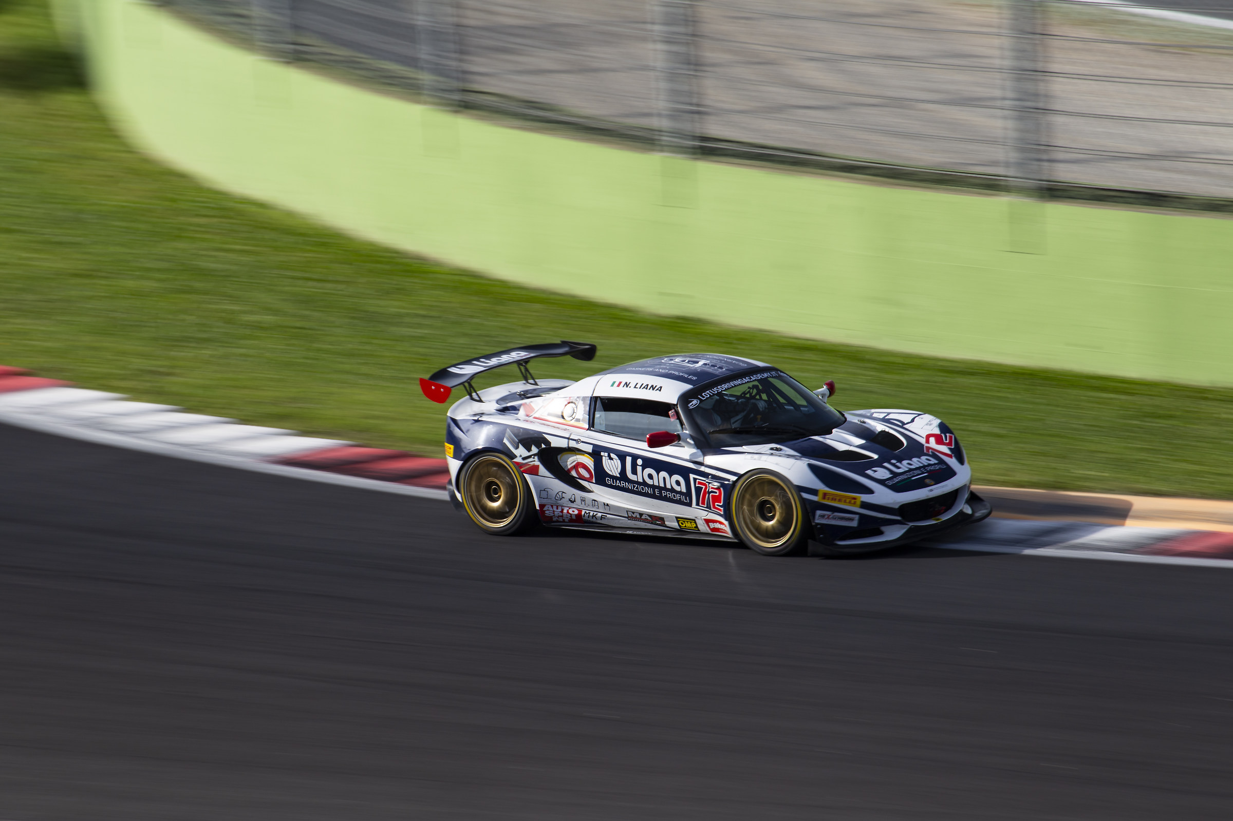 LOTUS Cup Italy//Liana