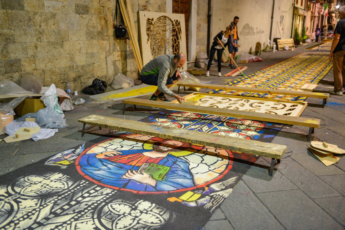 Carpets of sawdust-Camaiore Lu