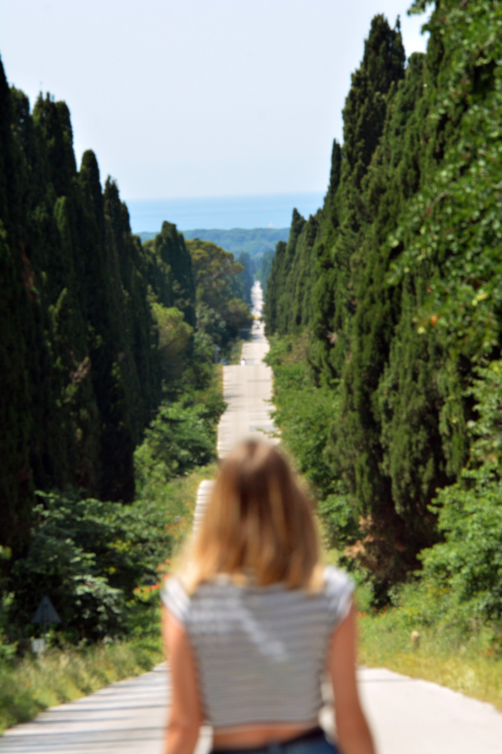 Present blurry, future to full color