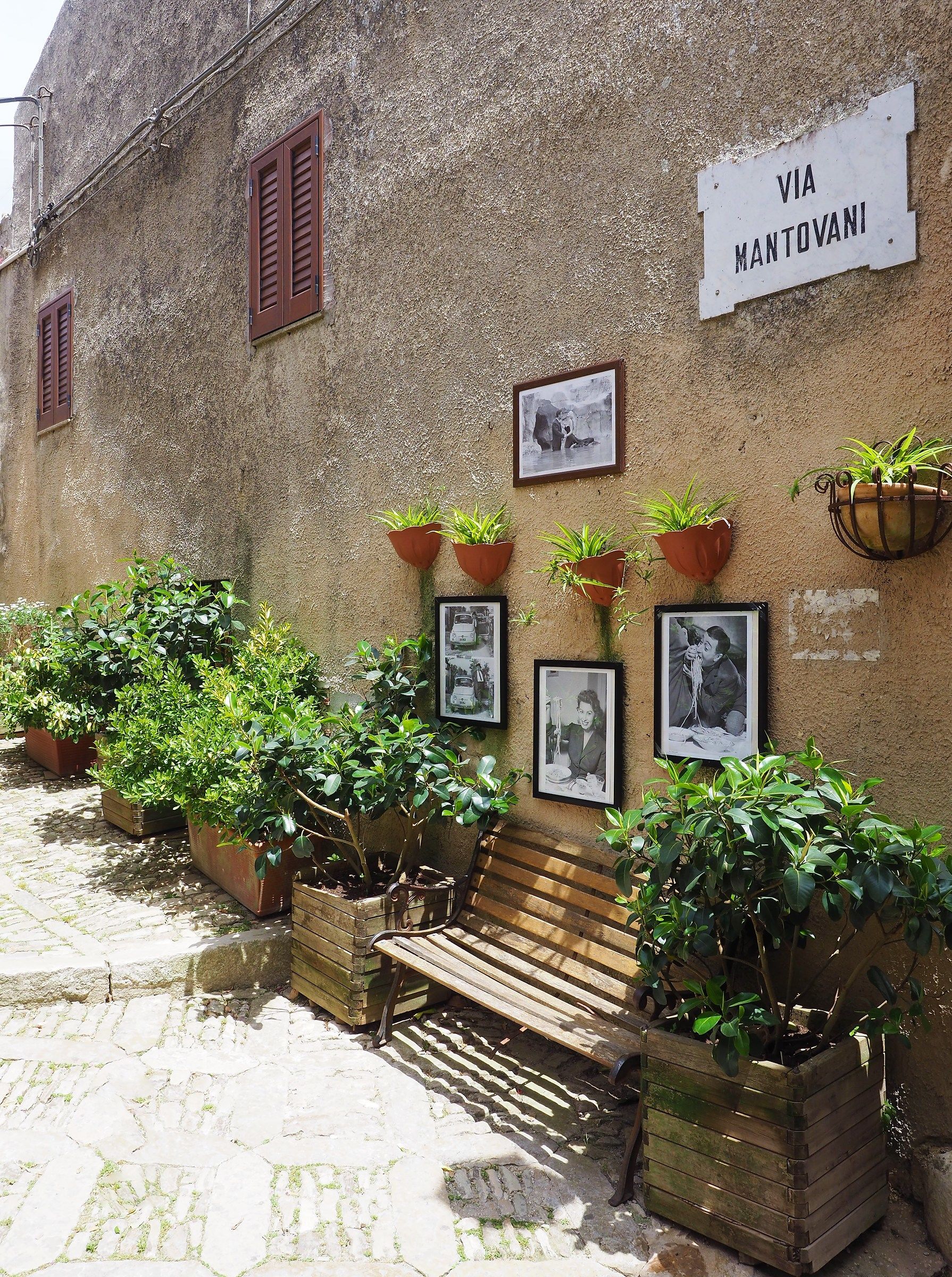"Piccola Cinecittà in via Mantovani" Erice ...