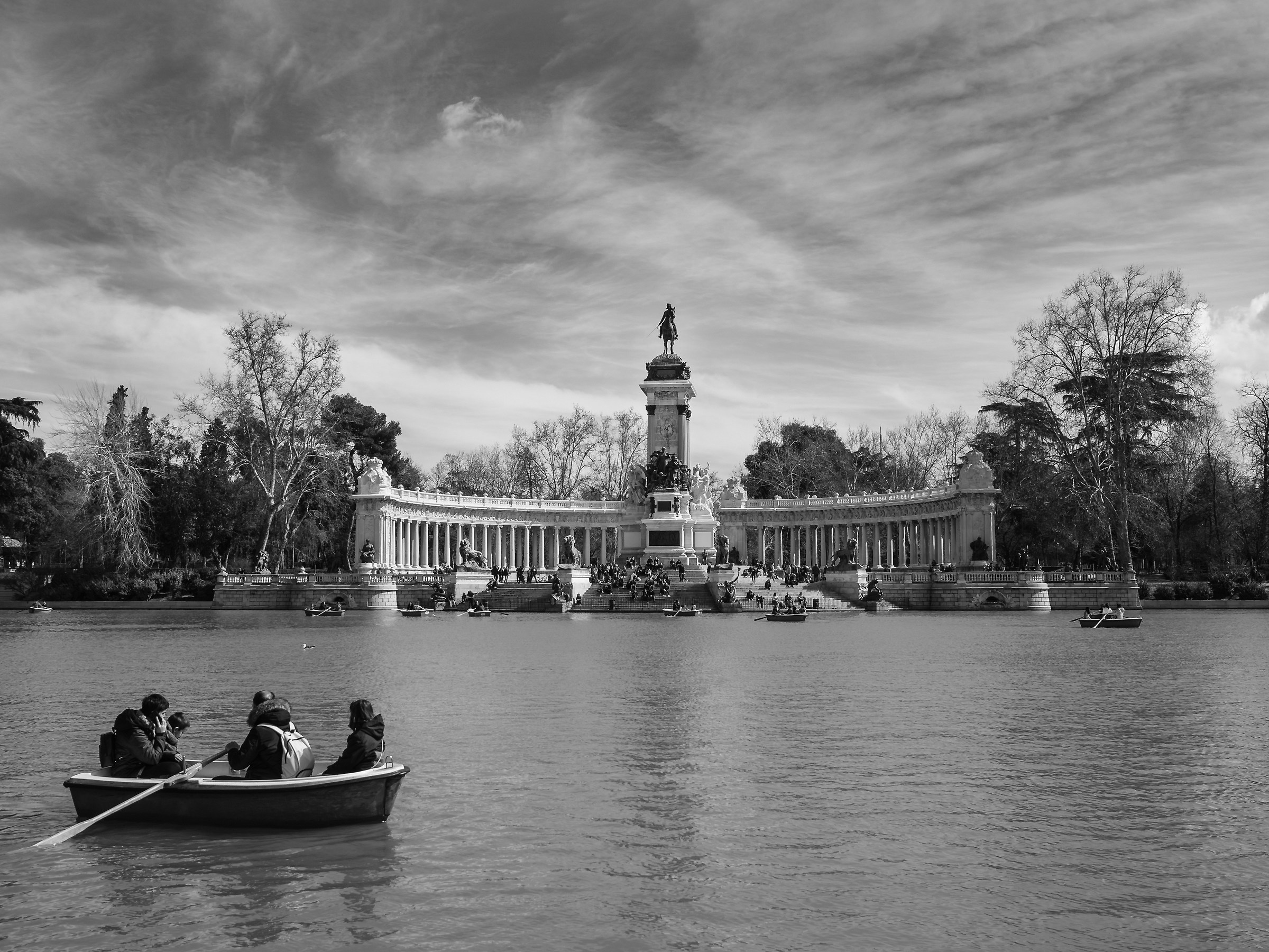 Walking in the Retiro park