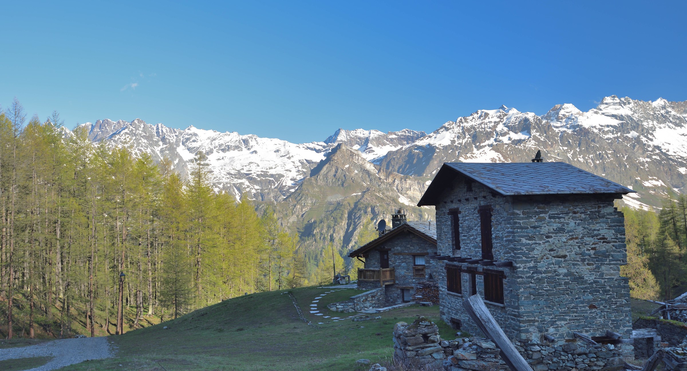 From the basin of Cheneil