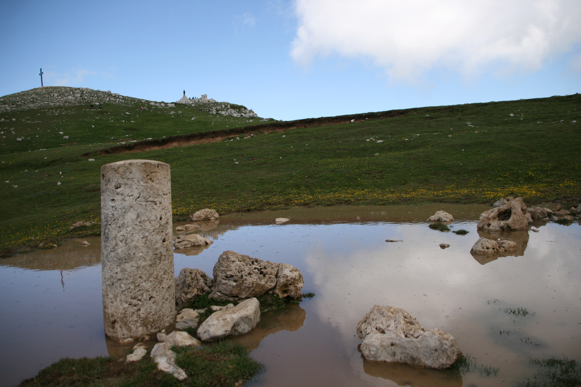 Cippo di confine Lazio abruzzo su monte viglio