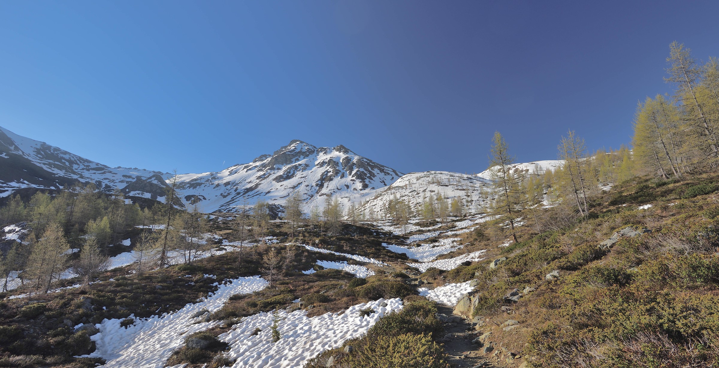 At the top of the centre the Punta Falinere m 2763