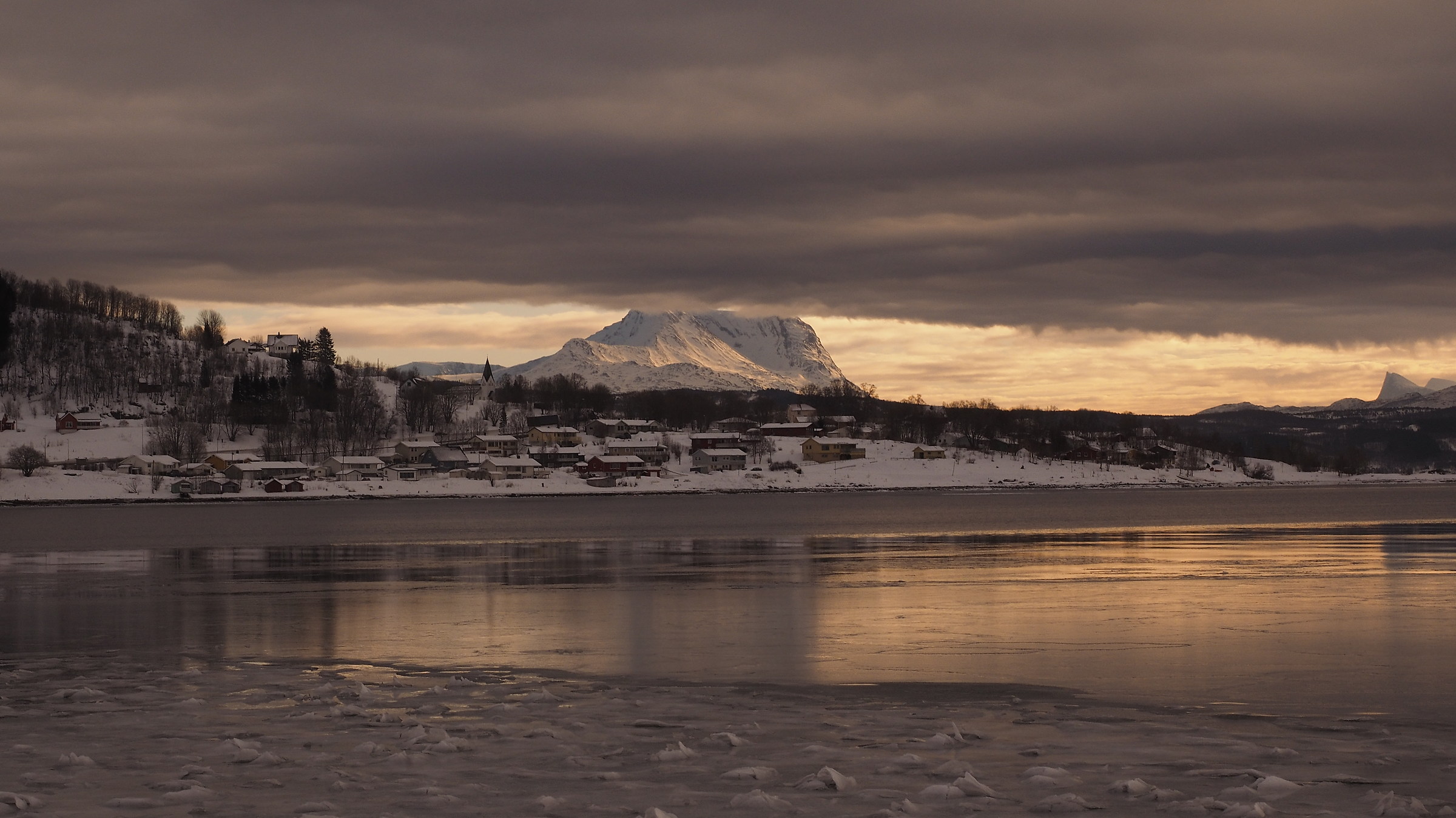 uno sguardo tra ghiaccio e nuvole