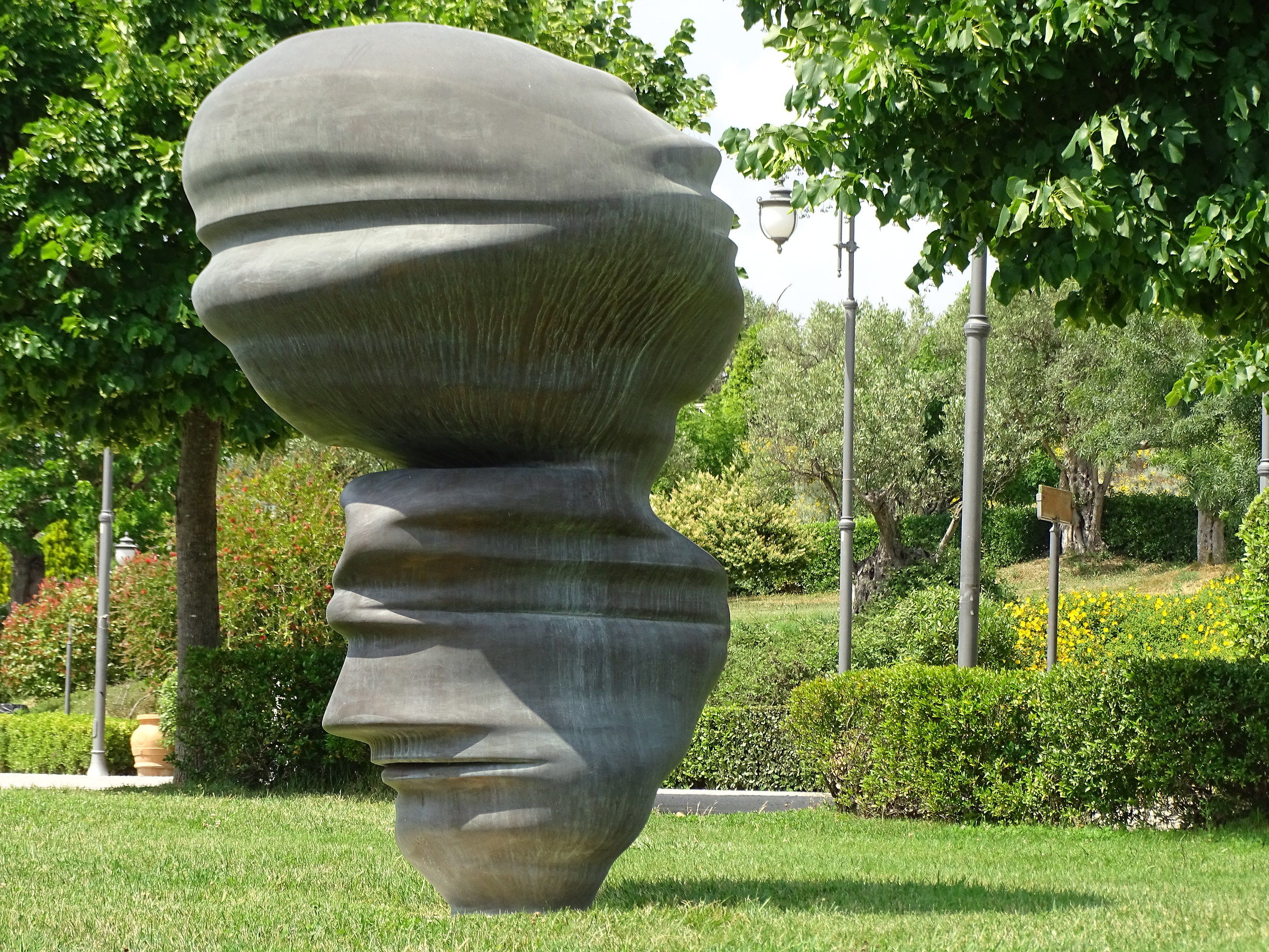 Scultura di Tony Cragg - Bioparco Catanzaro - Calabria