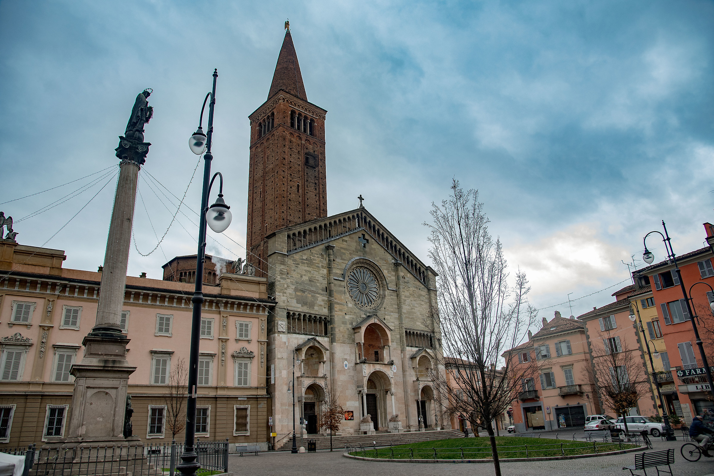 Piazza del duomo piacenza
